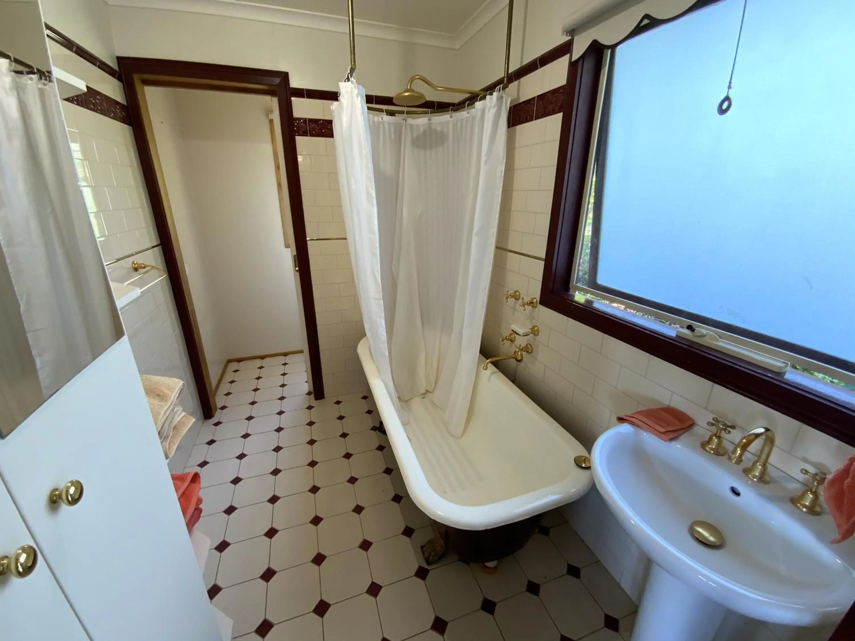 Shower in The Views Cottage