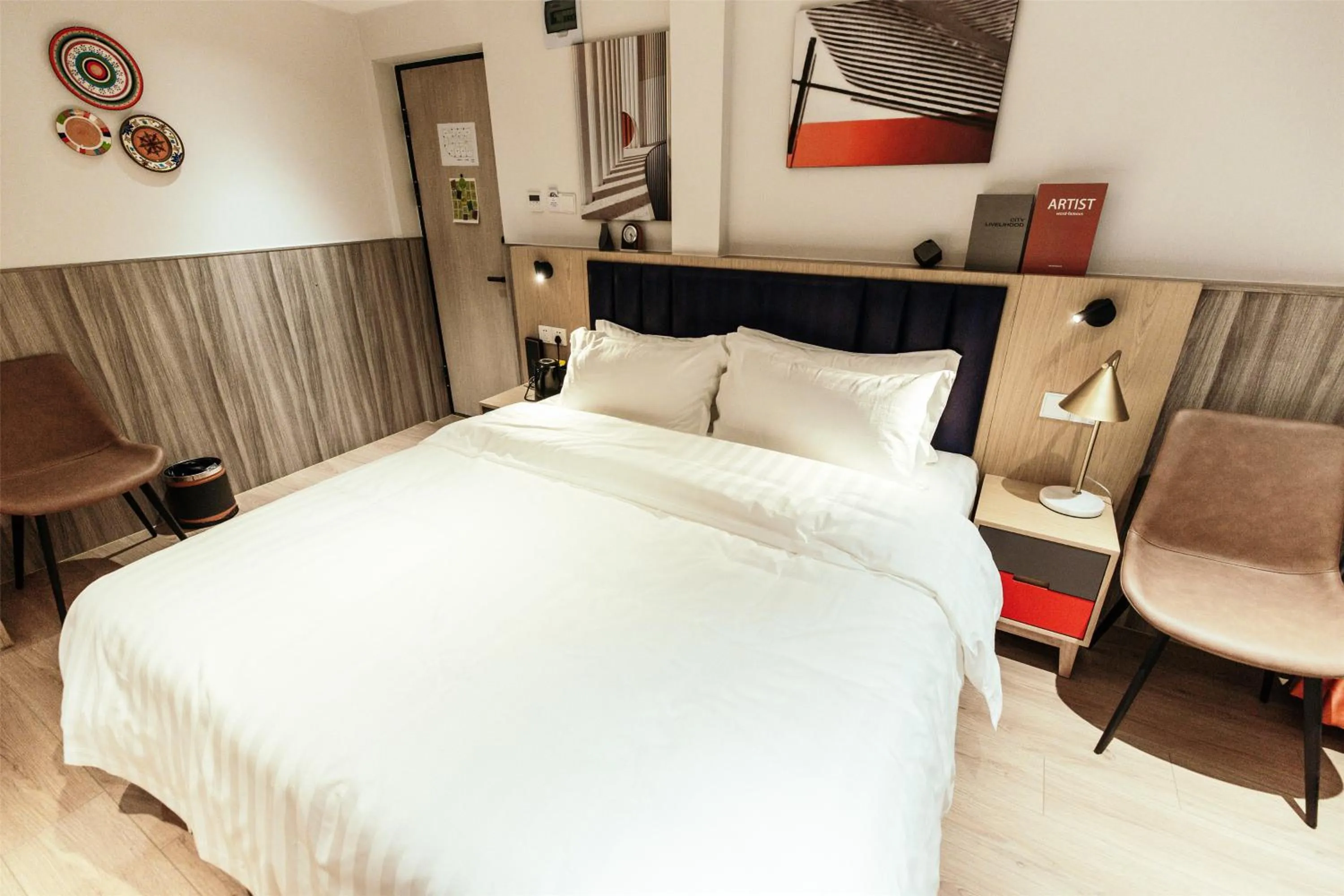 Bed in Shanghai Fish Inn People Square