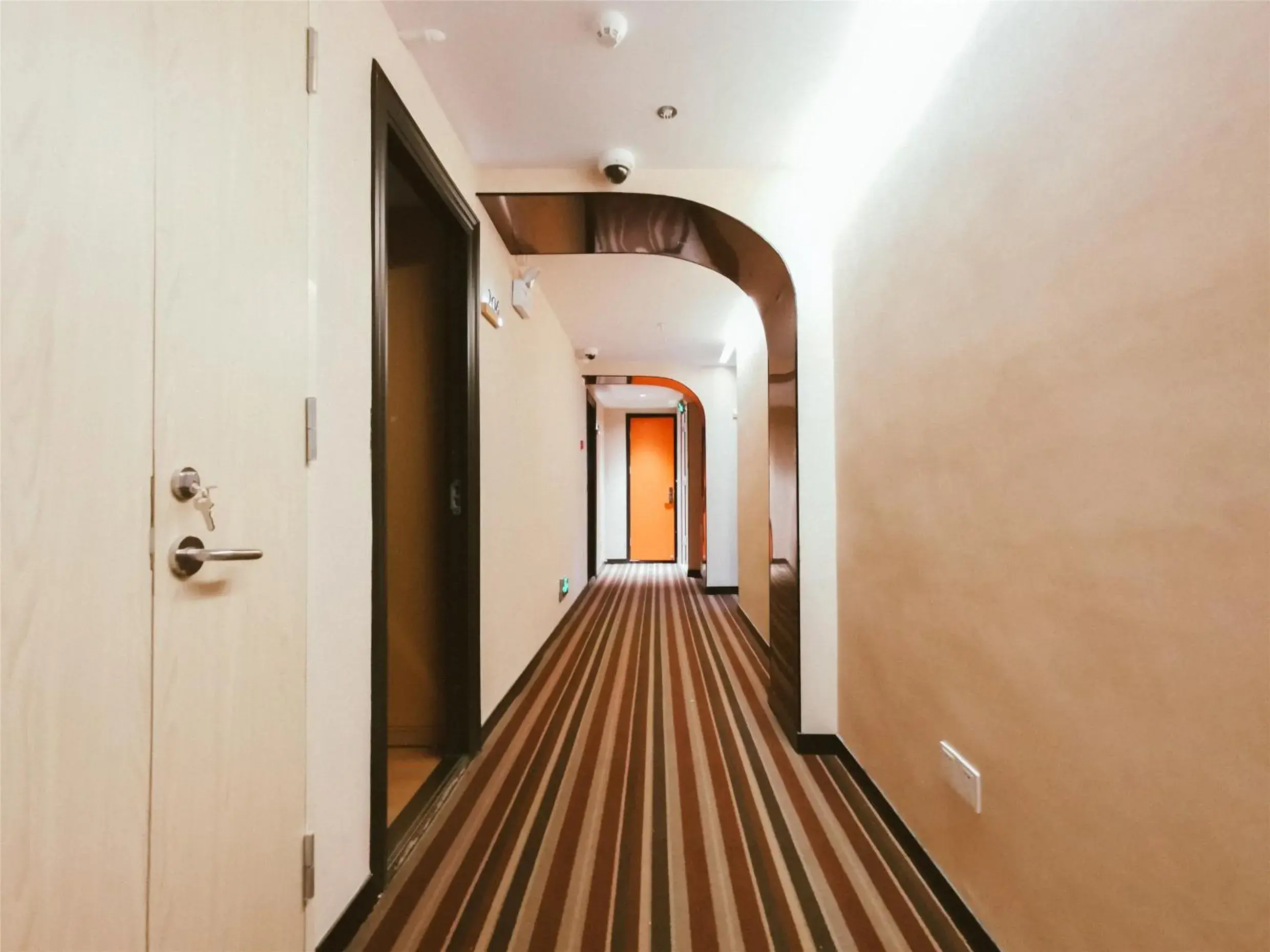 Property building in Shanghai Fish Inn People Square Property building in Shanghai Fish Inn People Square