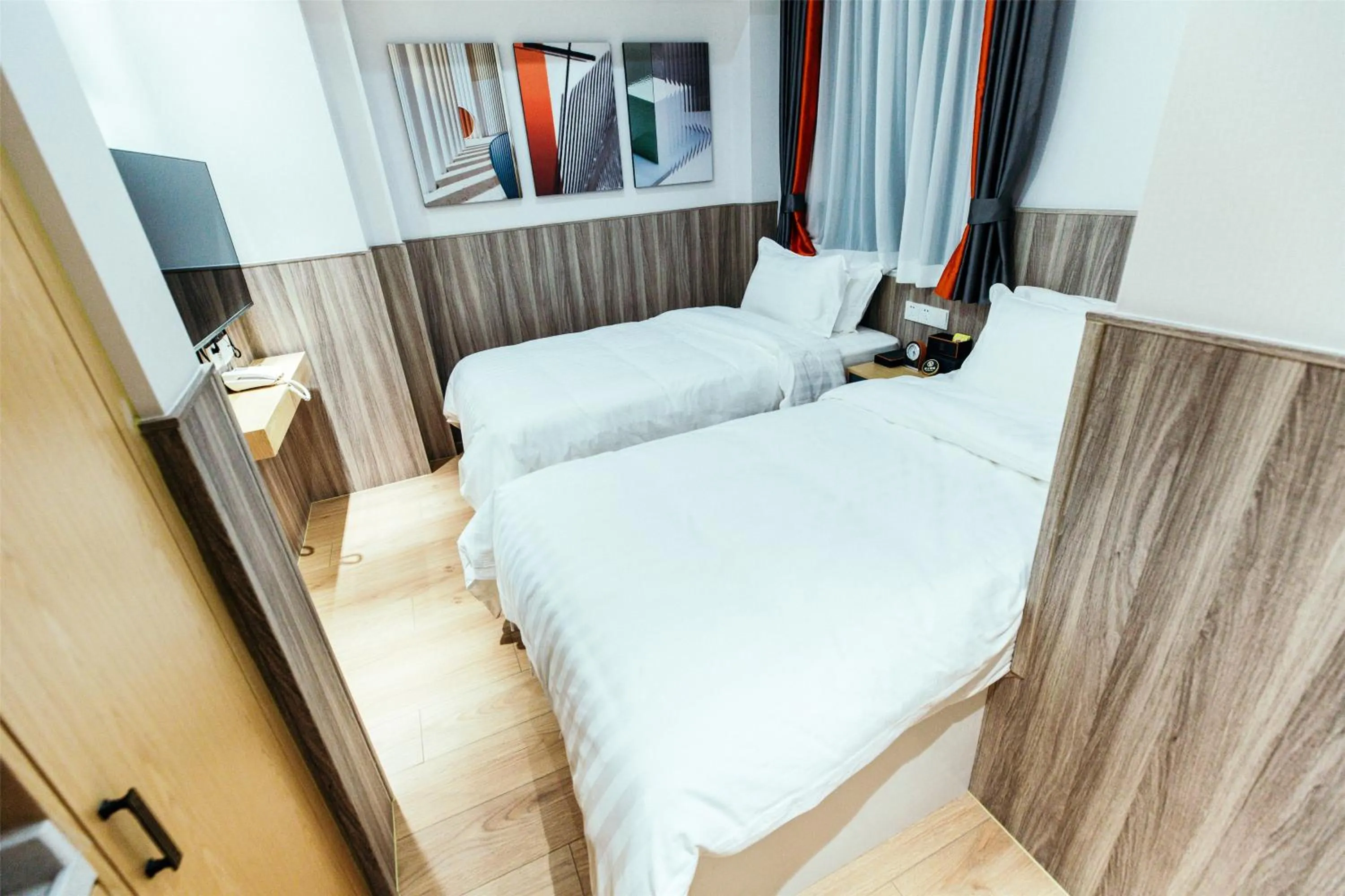 Bed in Shanghai Fish Inn People Square