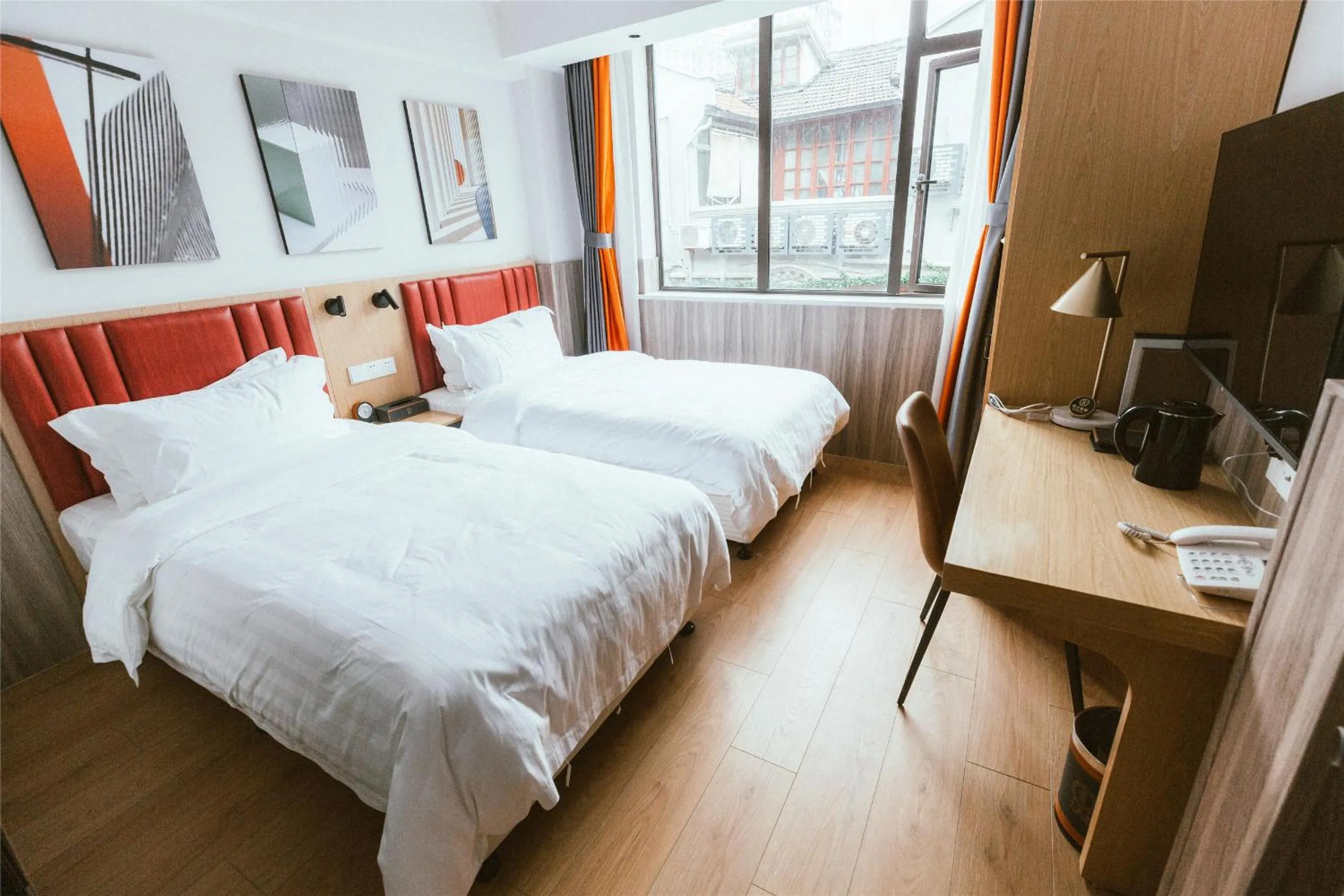 Bed in Shanghai Fish Inn People Square