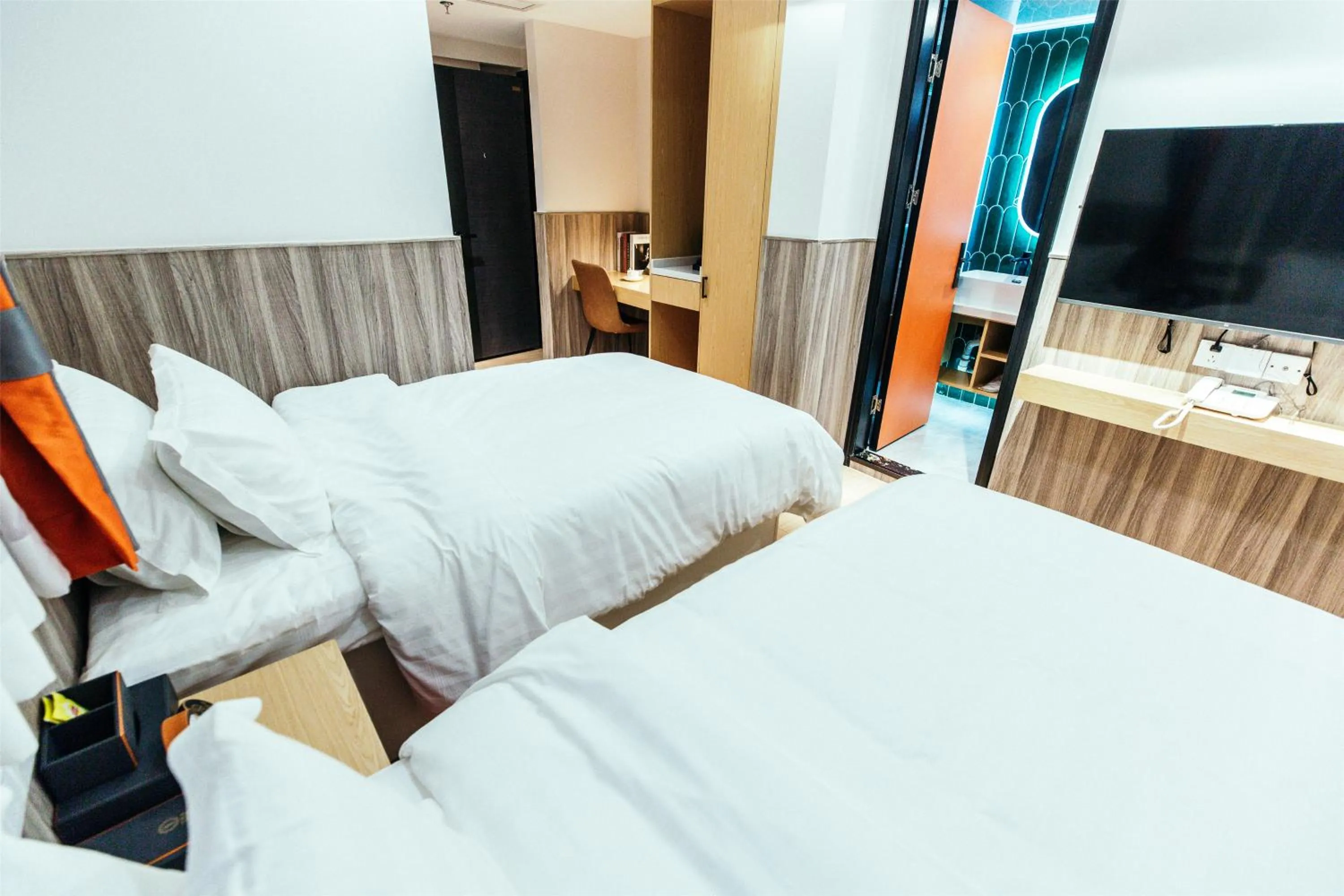 Bed in Shanghai Fish Inn People Square