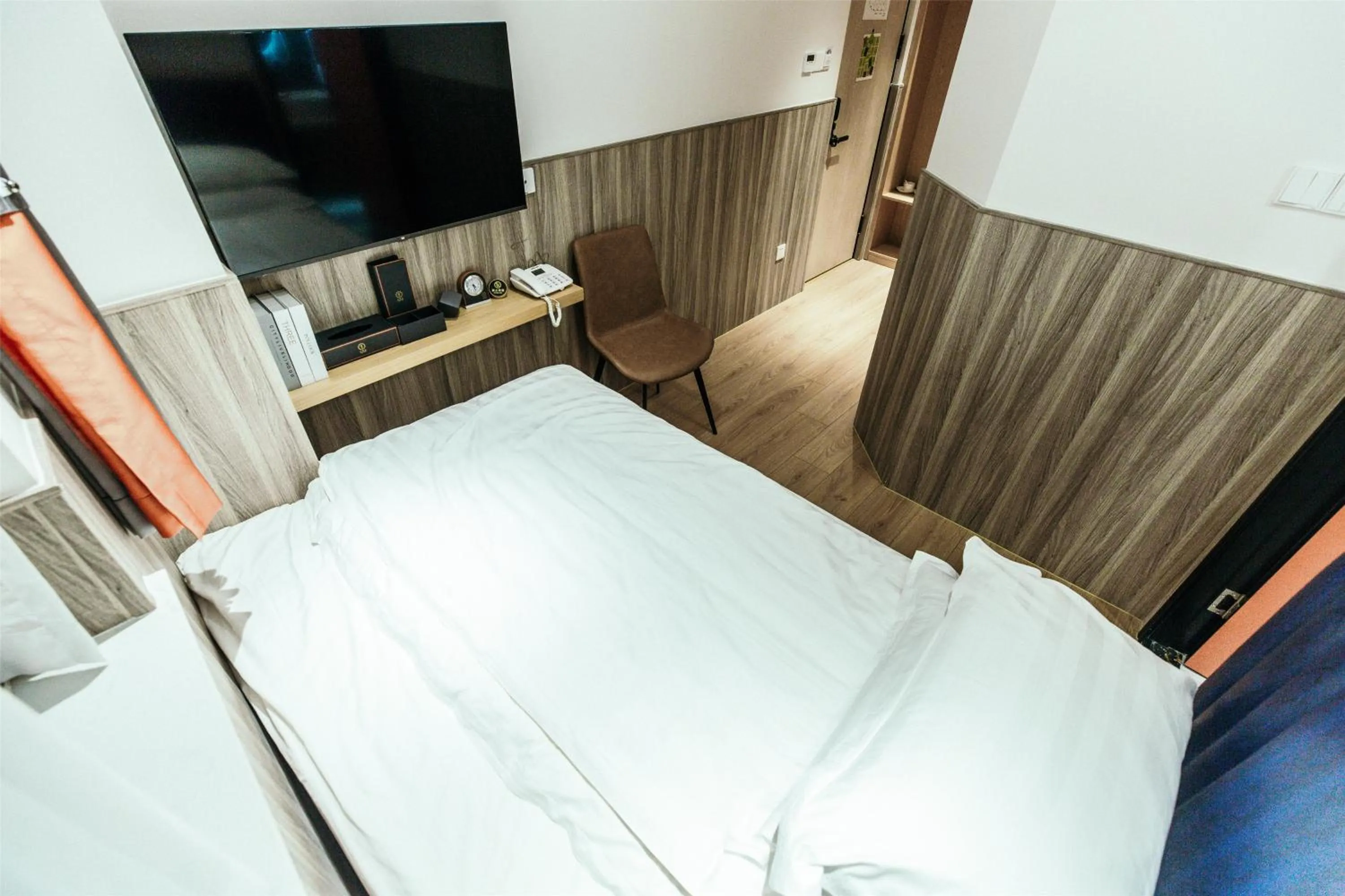 Bed in Shanghai Fish Inn People Square