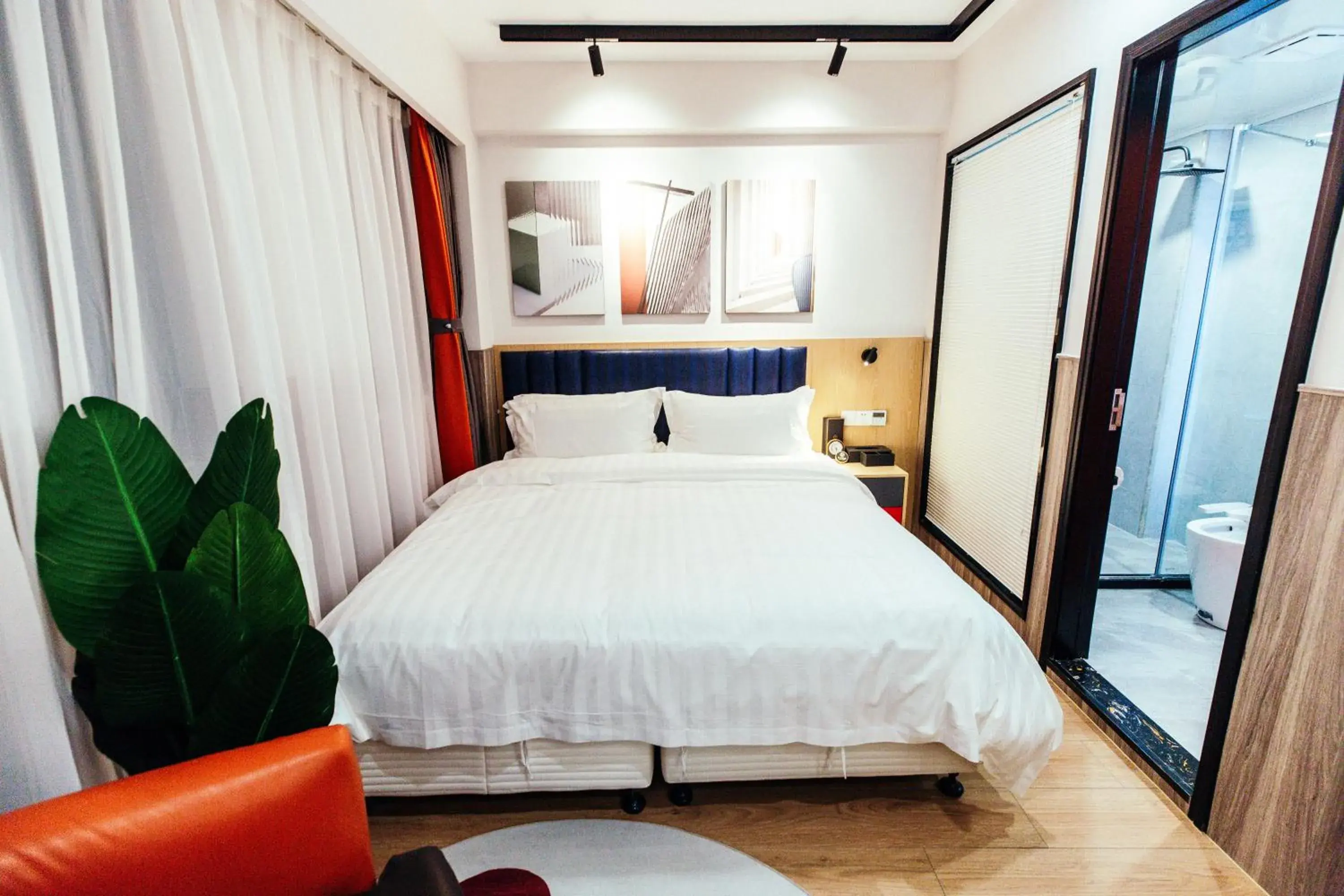 Photo of the whole room, Bed in Shanghai Fish Inn People Square Photo of the whole room, Bed in Shanghai Fish Inn People Square