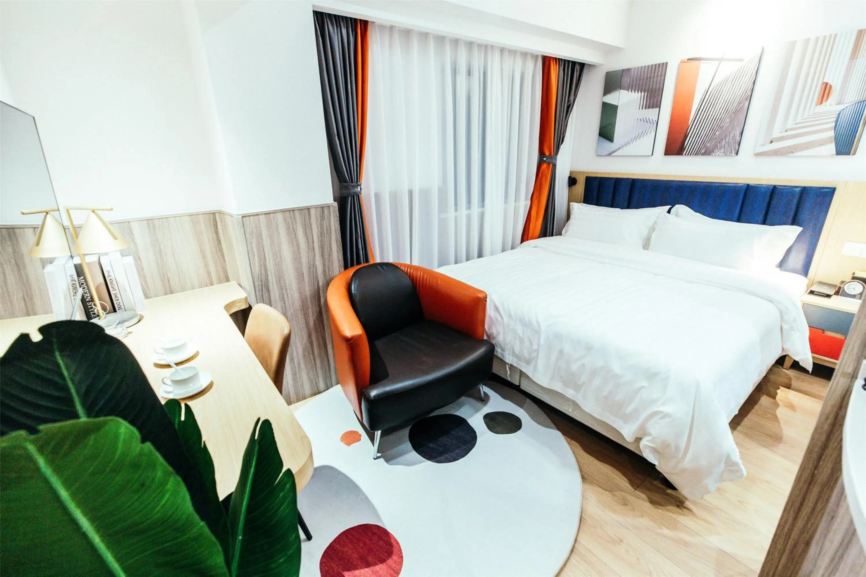 Photo of the whole room, Bed in Shanghai Fish Inn People Square