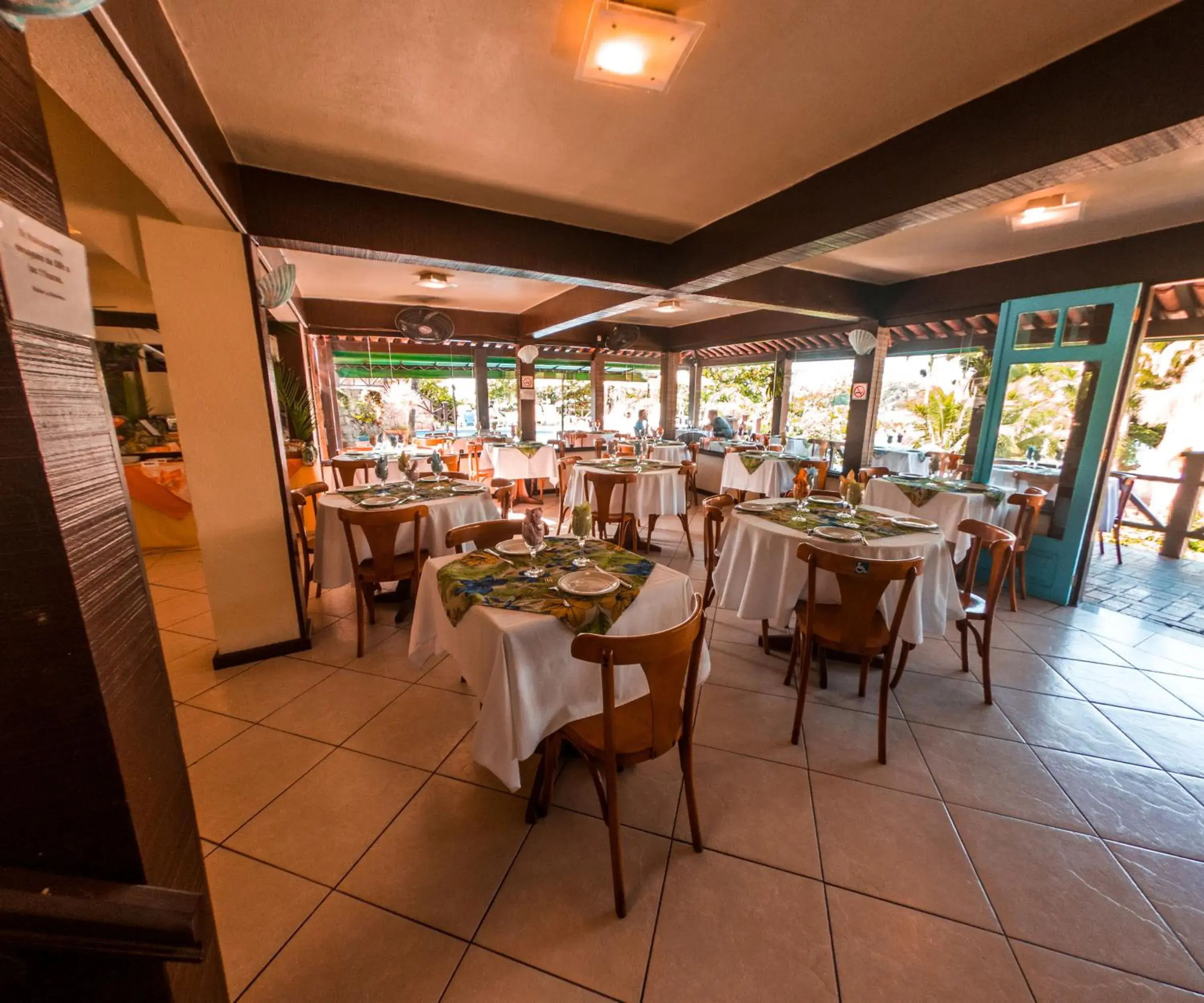 Restaurant/places to eat in La Boheme Hotel e Apart Hotel Restaurant/places to eat in La Boheme Hotel e Apart Hotel