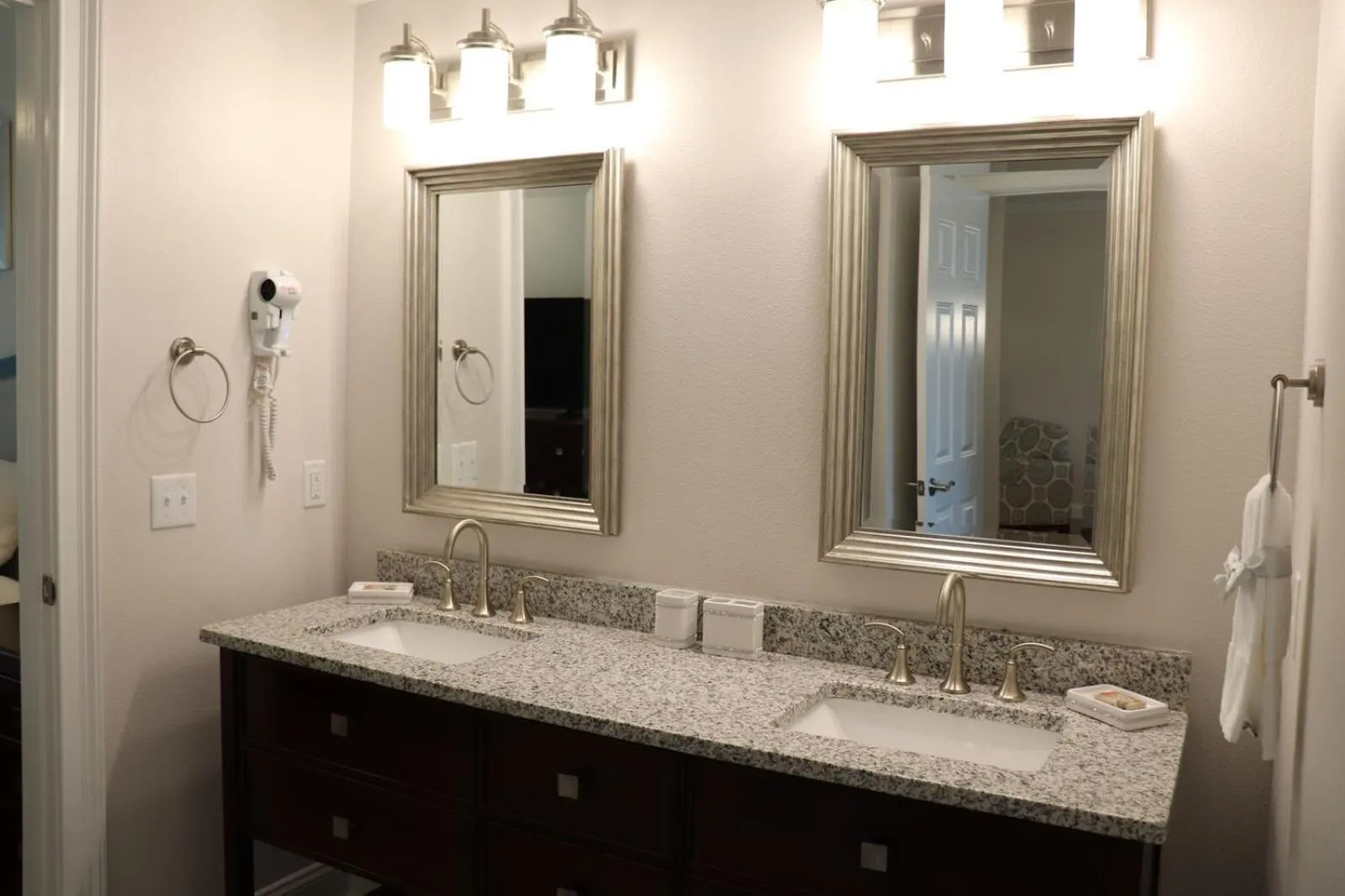 Bathroom in Coral Sands Resort by Palmera