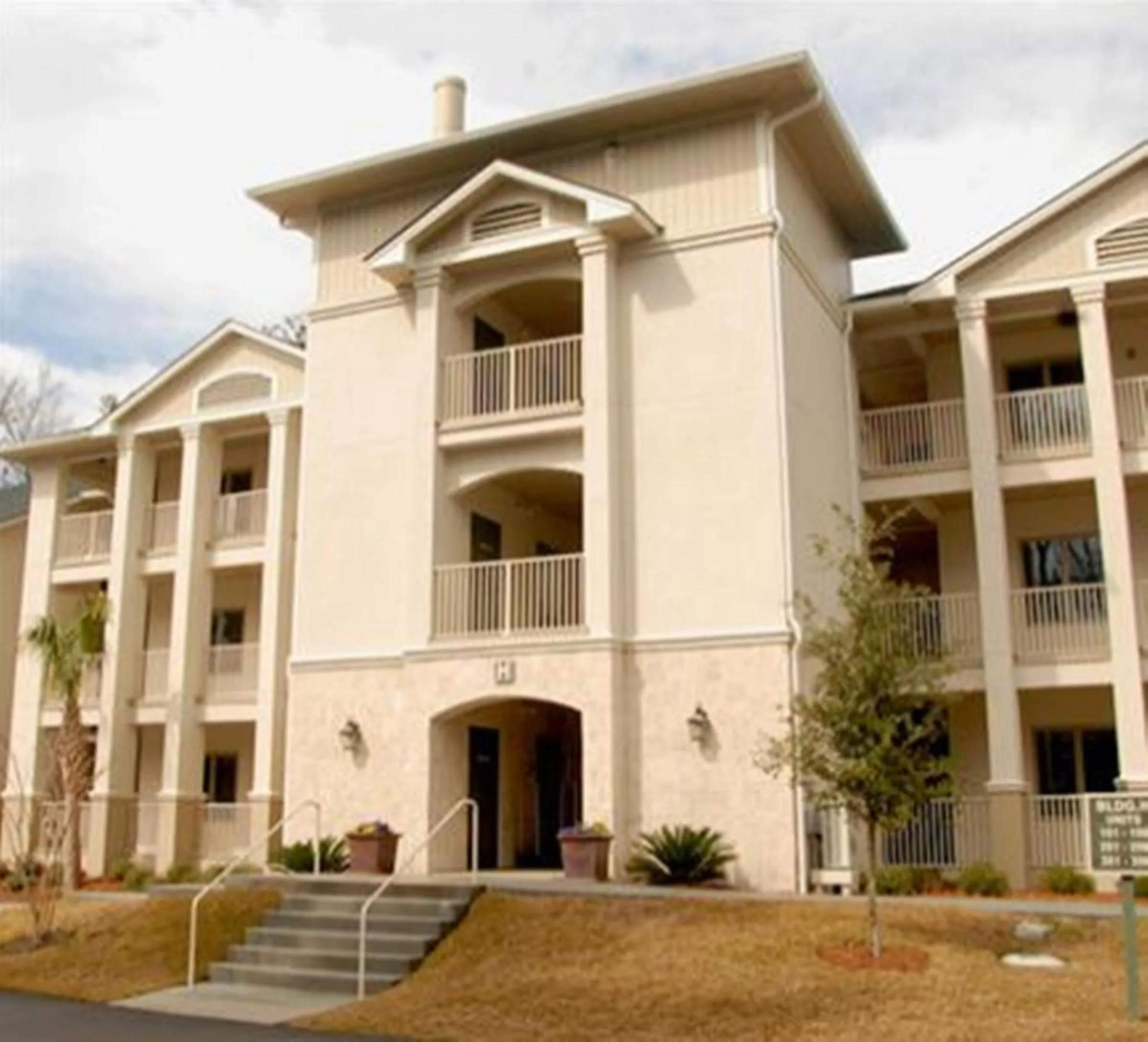 Facade/entrance in Coral Sands Resort by Palmera