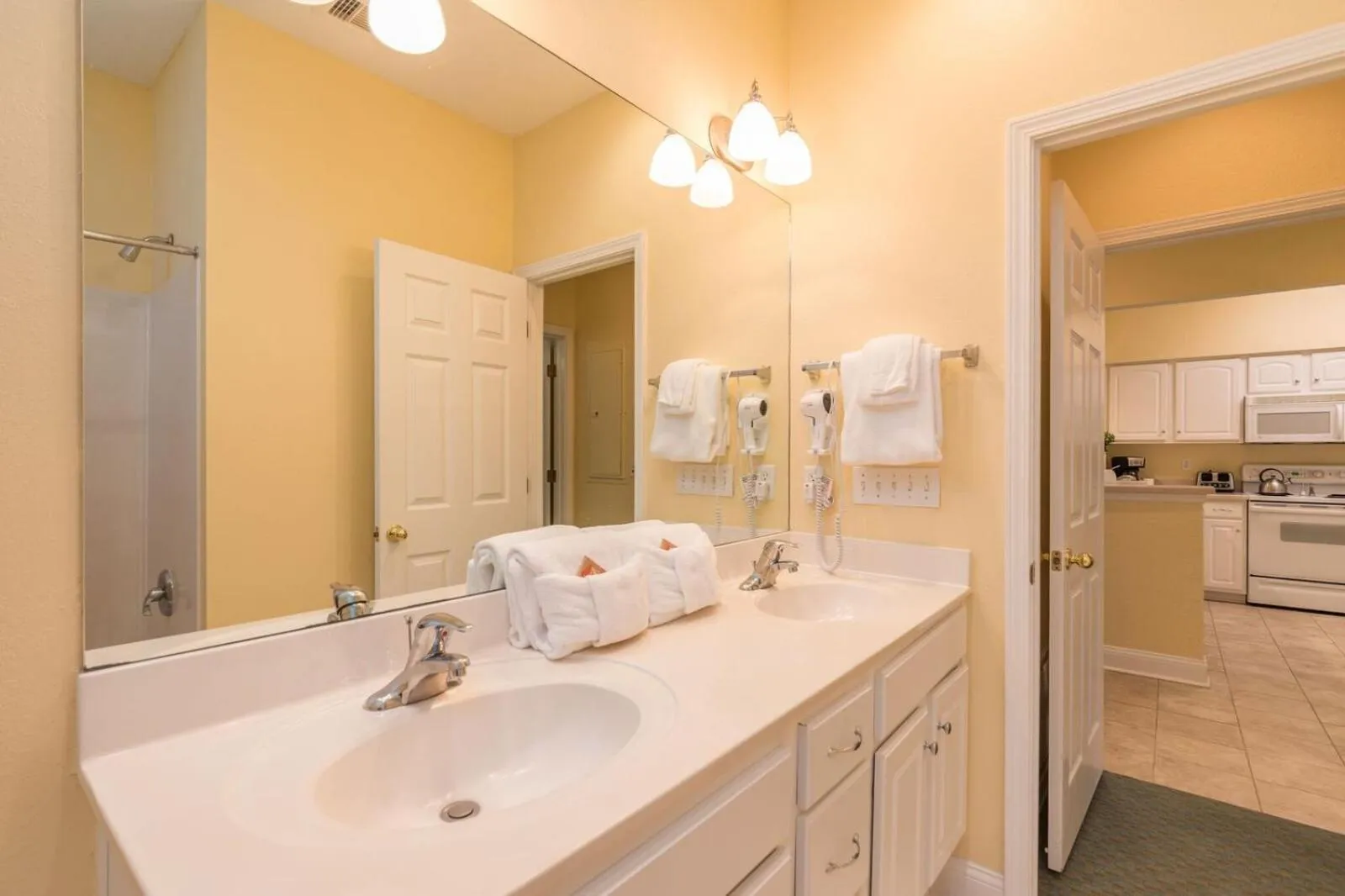 Bathroom in Coral Sands Resort by Palmera