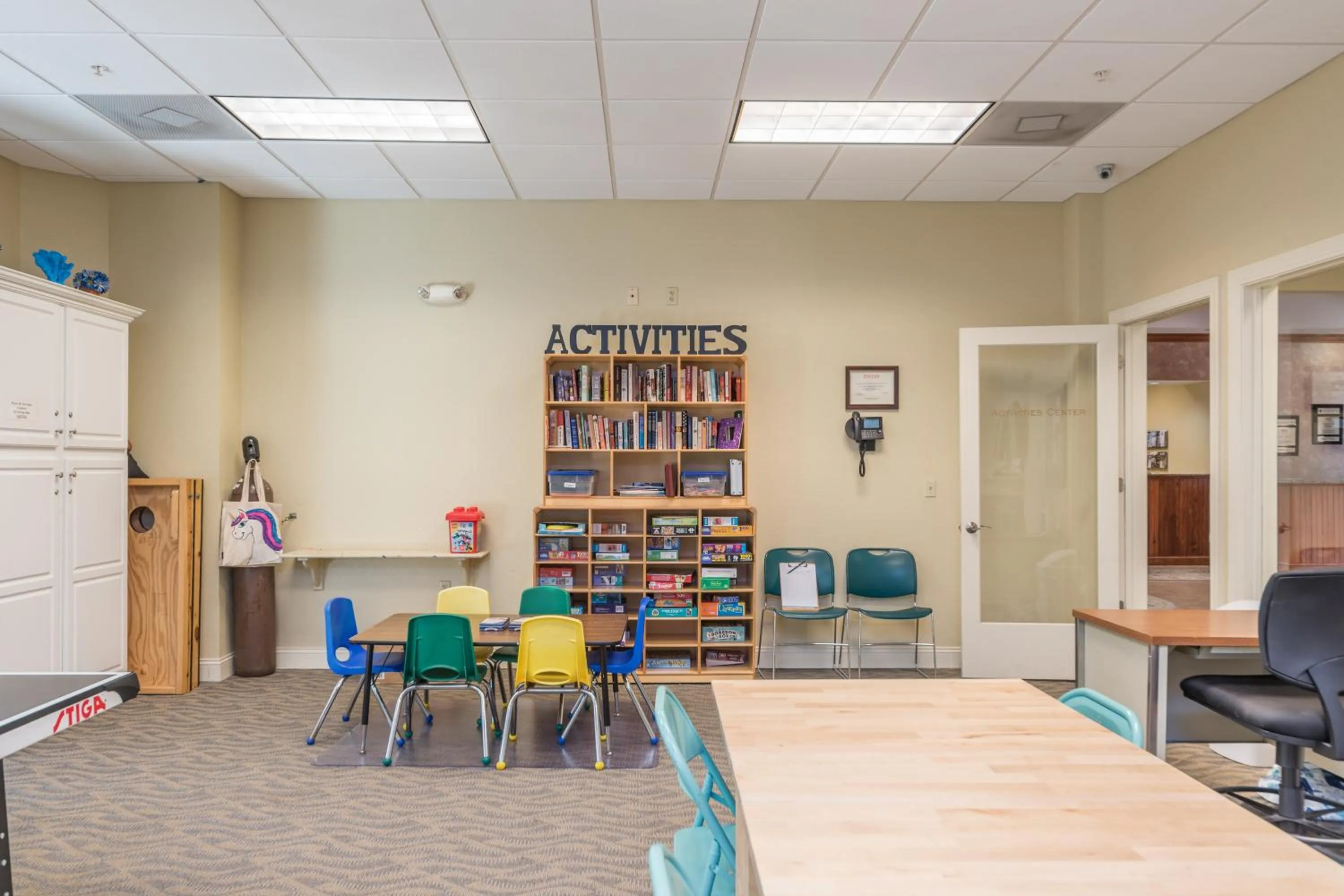 Library in Coral Sands Resort by Palmera