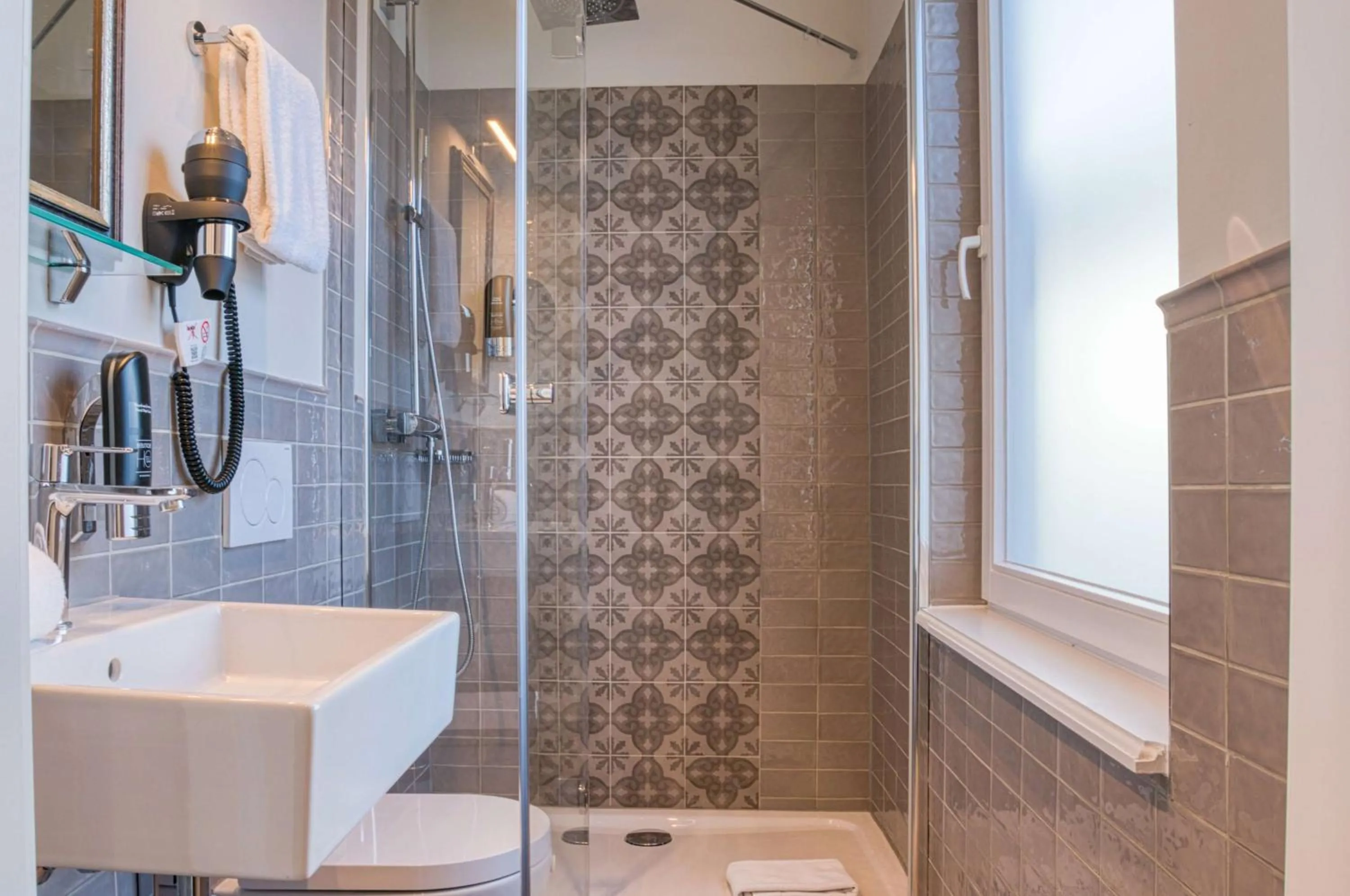 Photo of the whole room in Boutique 53 & 56 Hamburg City, Trademark Collection by Wyndham