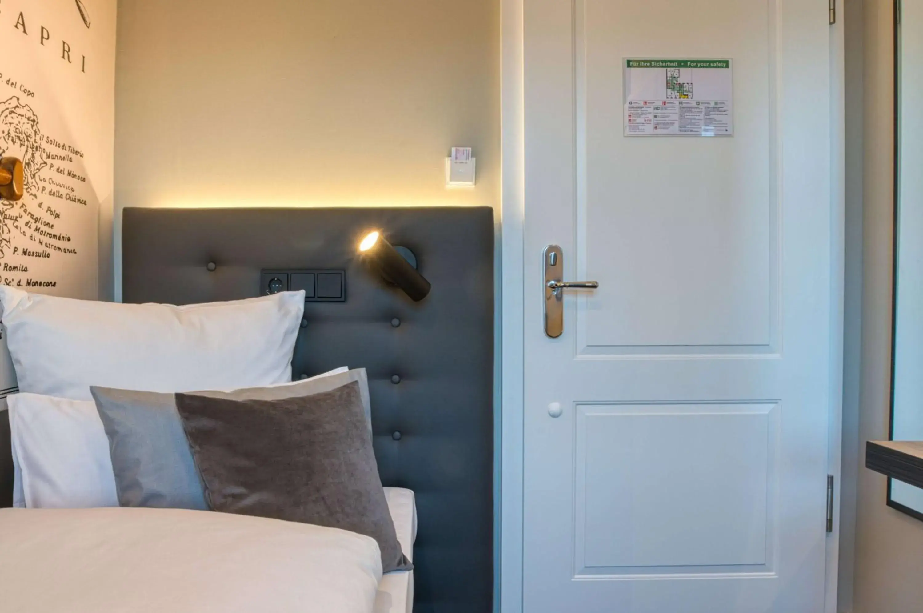 Photo of the whole room, Bed in Boutique 53 & 56 Hamburg City, Trademark Collection by Wyndham Photo of the whole room, Bed in Boutique 53 & 56 Hamburg City, Trademark Collection by Wyndham