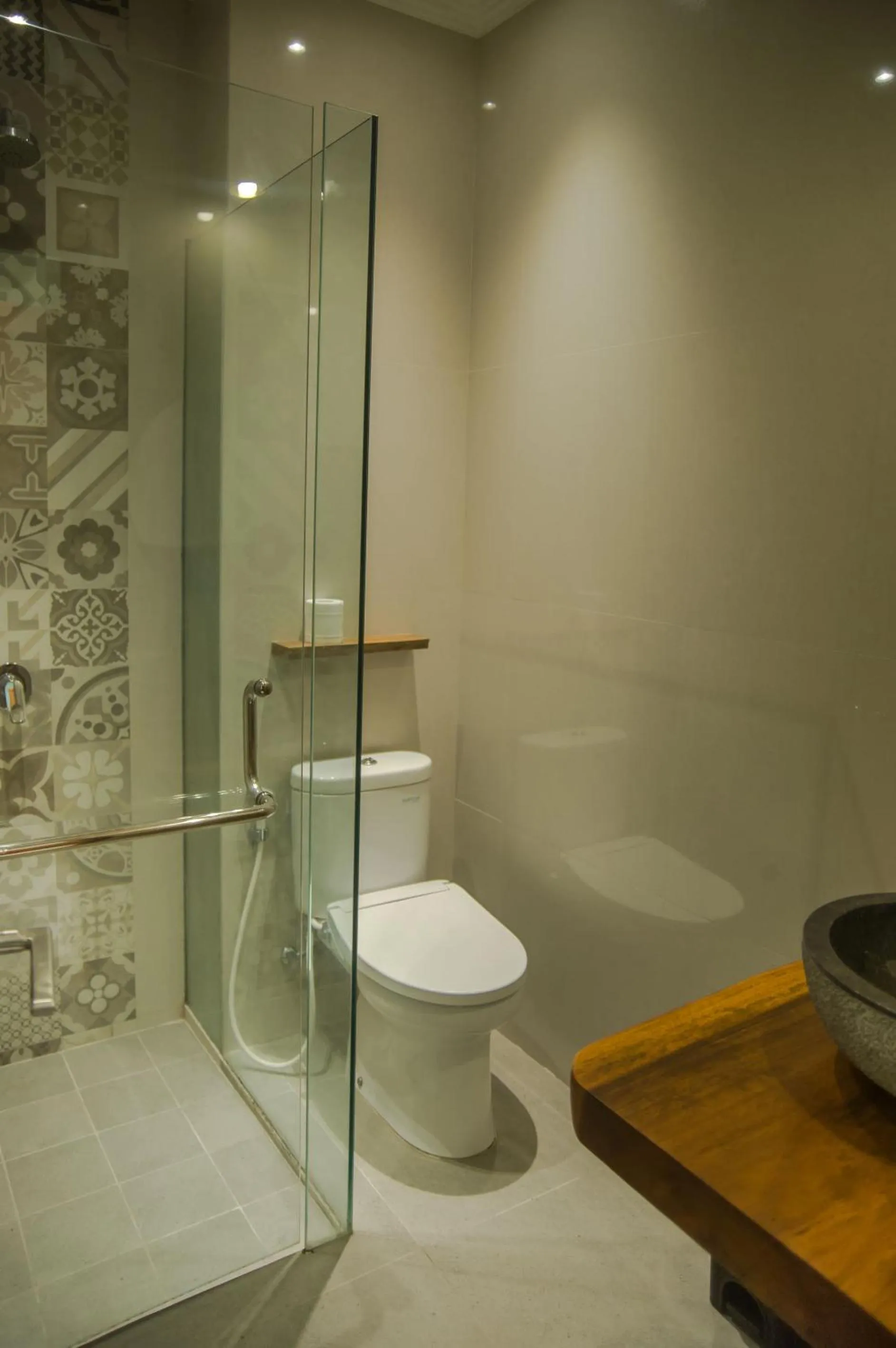 Bathroom in Akatara Hotel