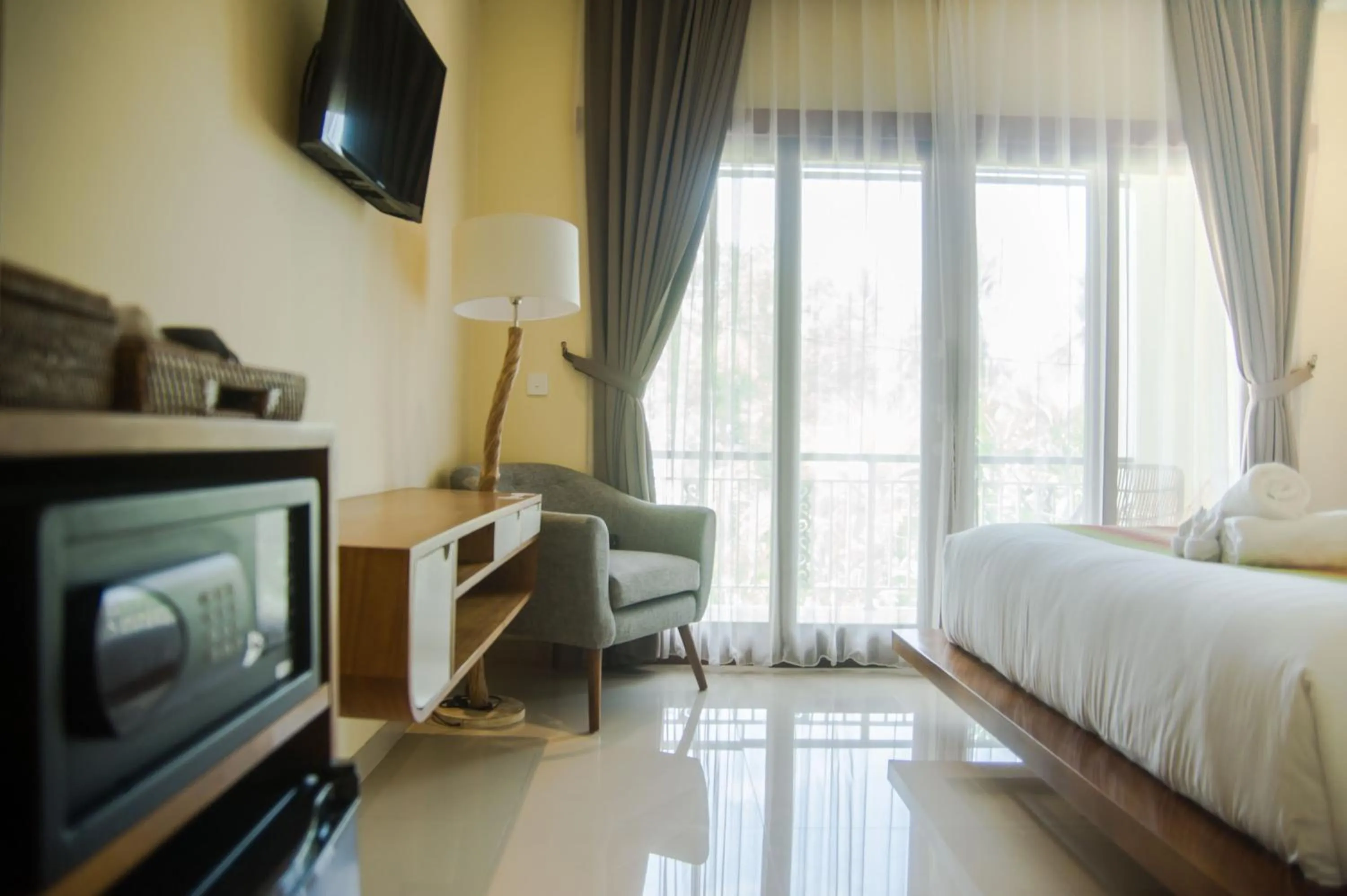 TV and multimedia, Bed in Akatara Hotel