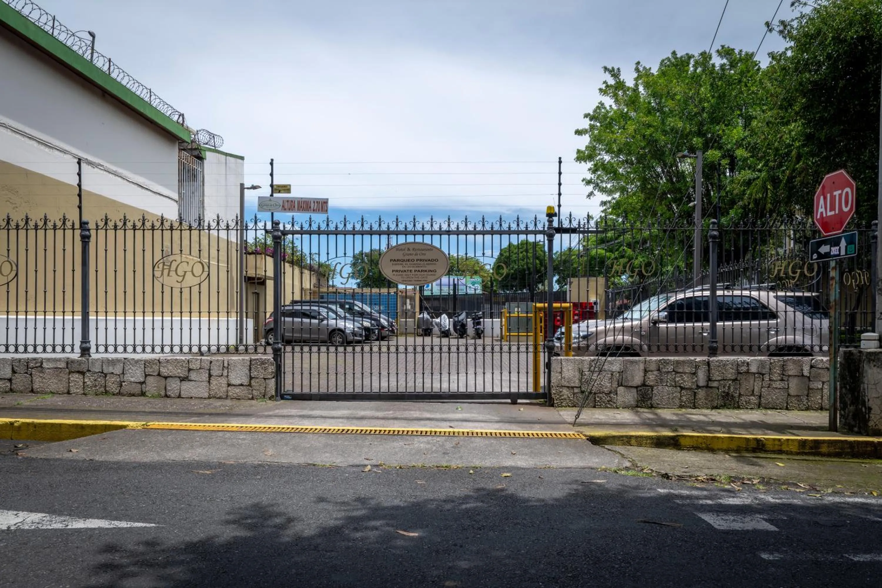 Parking in Hotel Grano de Oro