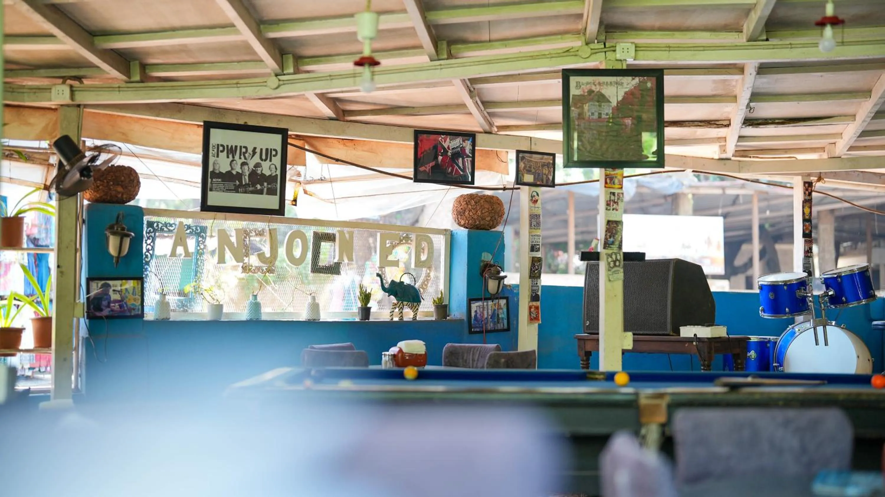 Anjoned Hostel & Cafe