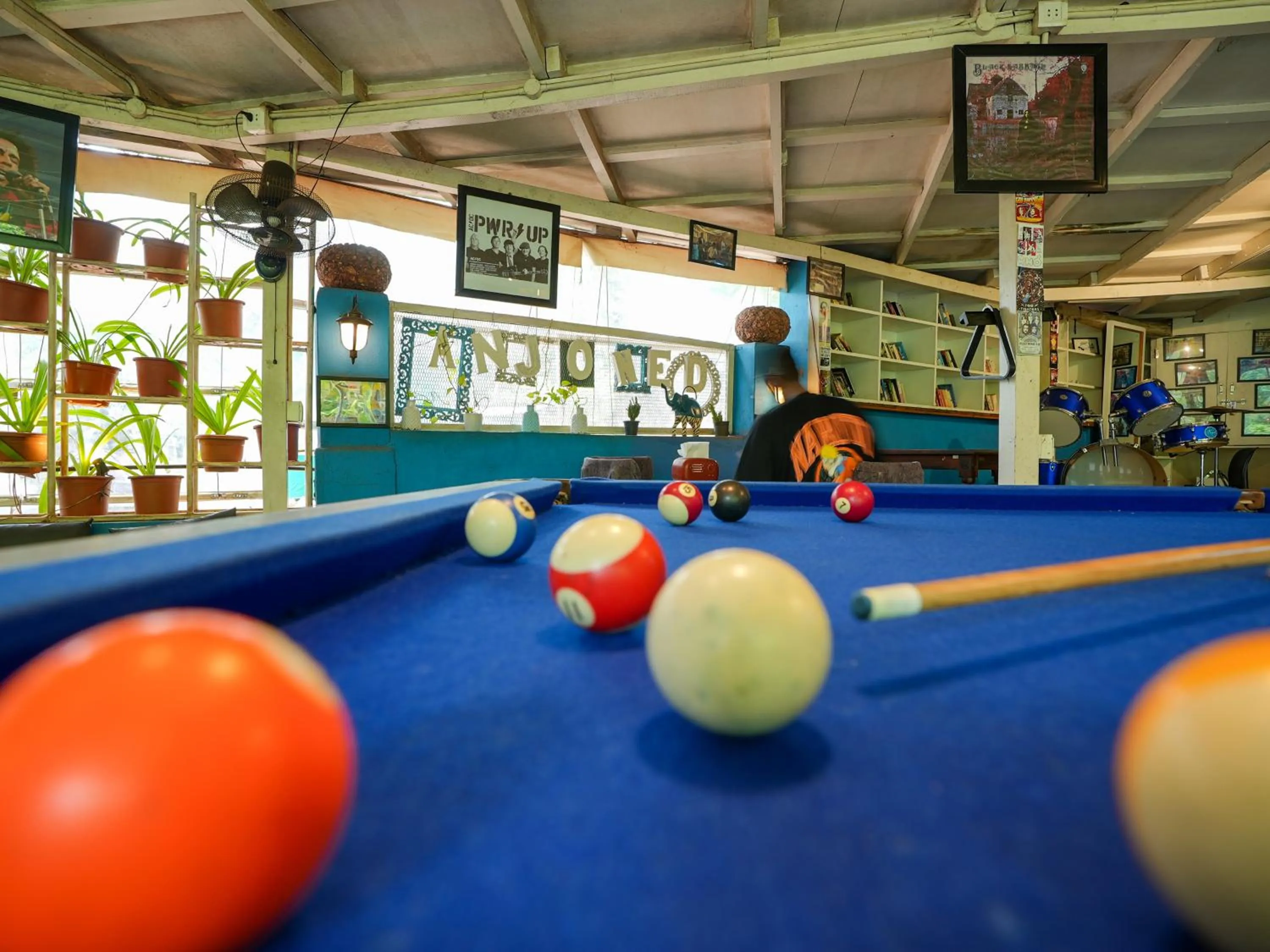 Anjoned Hostel & Cafe