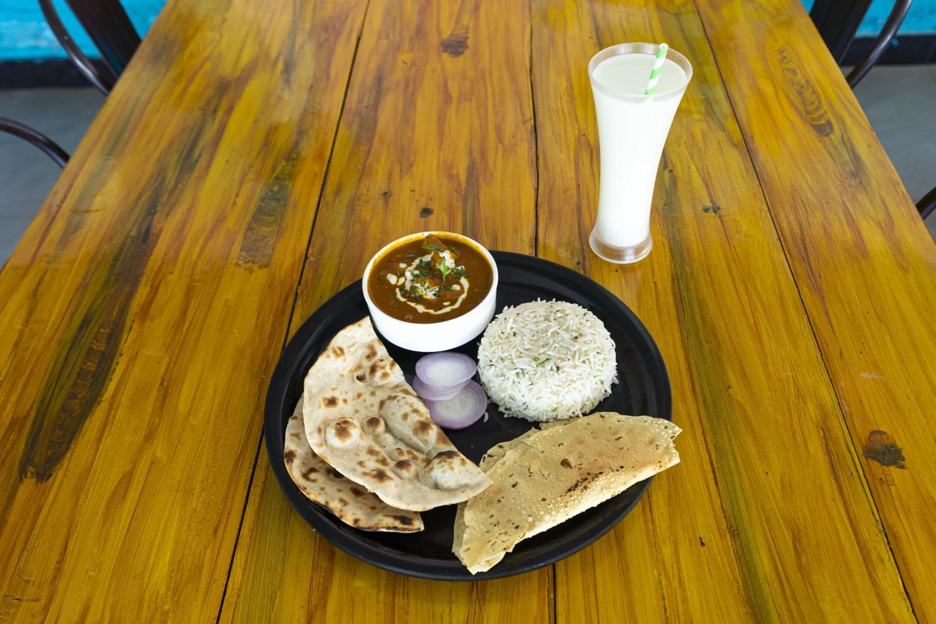 Food and drinks in Zostel Kolad