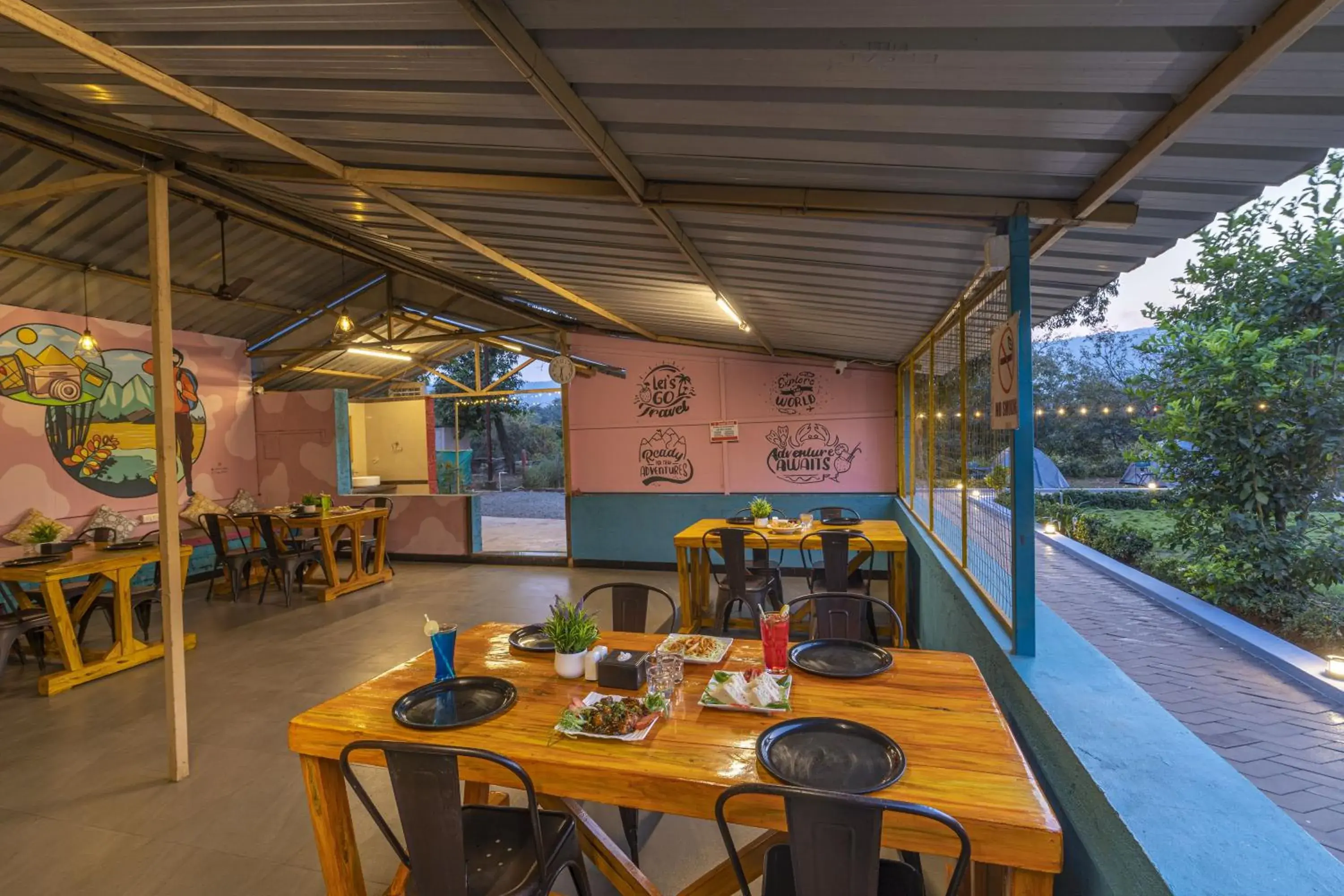 Restaurant/places to eat in Zostel Kolad Restaurant/places to eat in Zostel Kolad