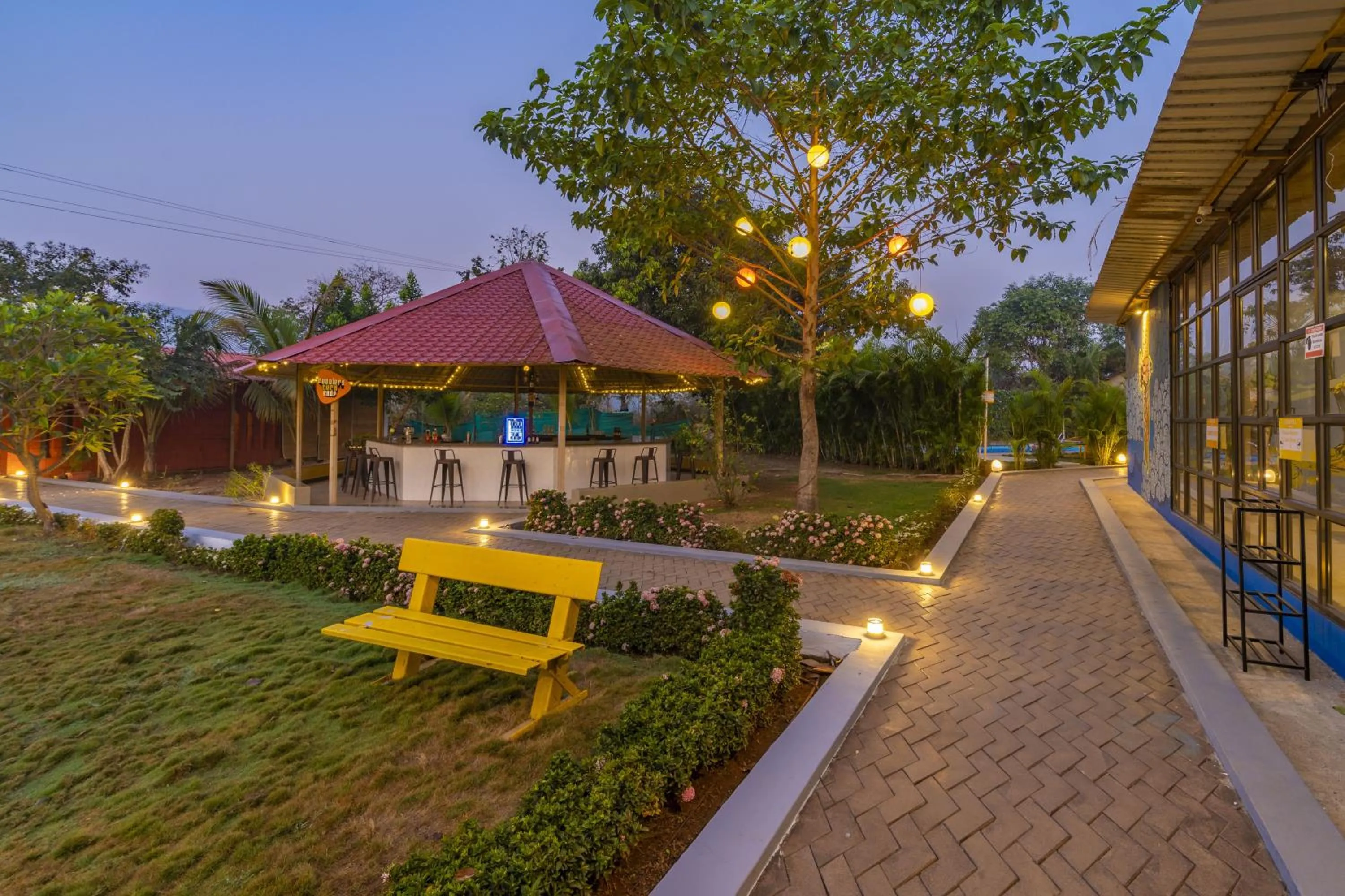 Garden in Zostel Kolad