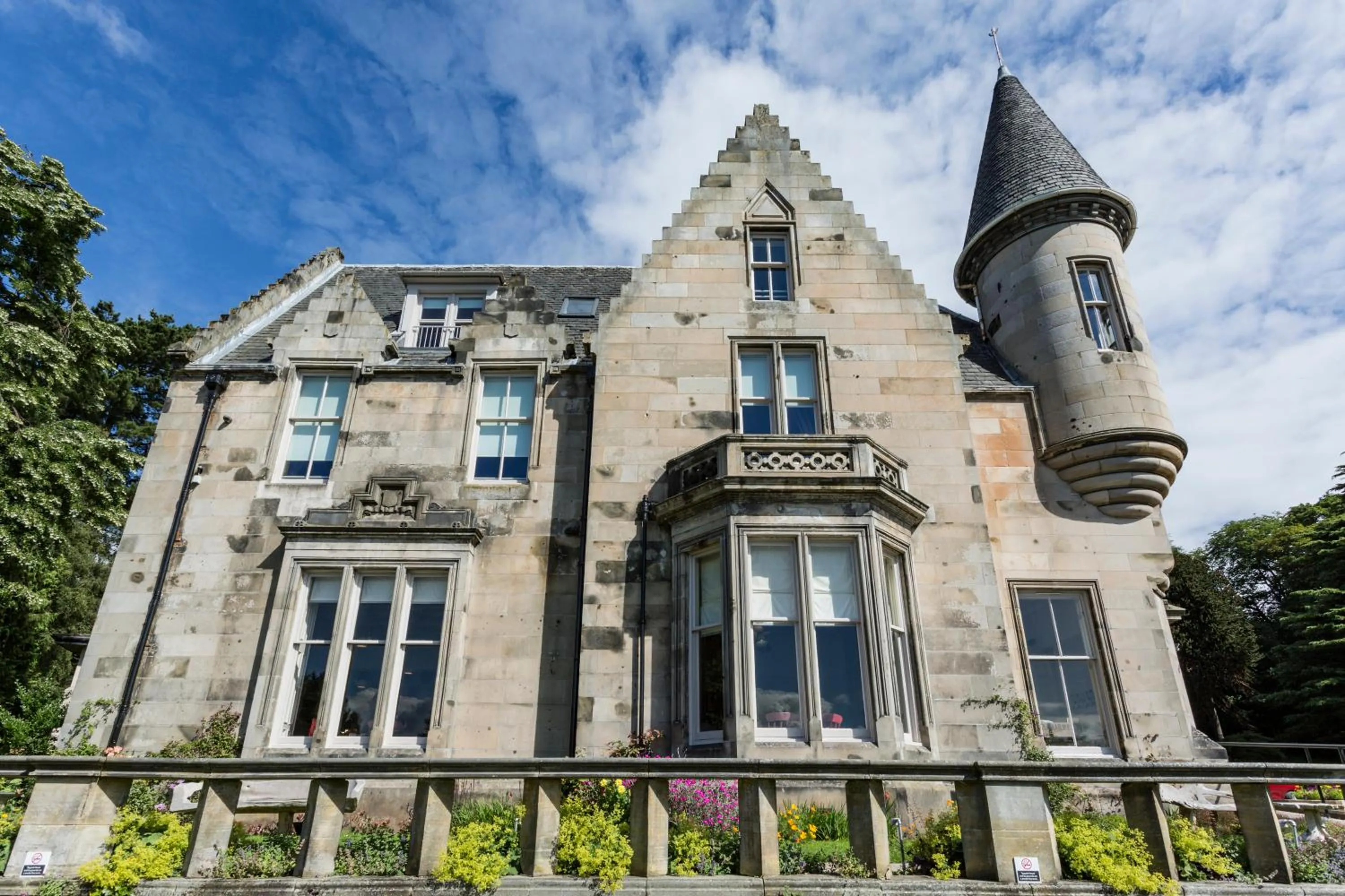 Property building in Taypark House