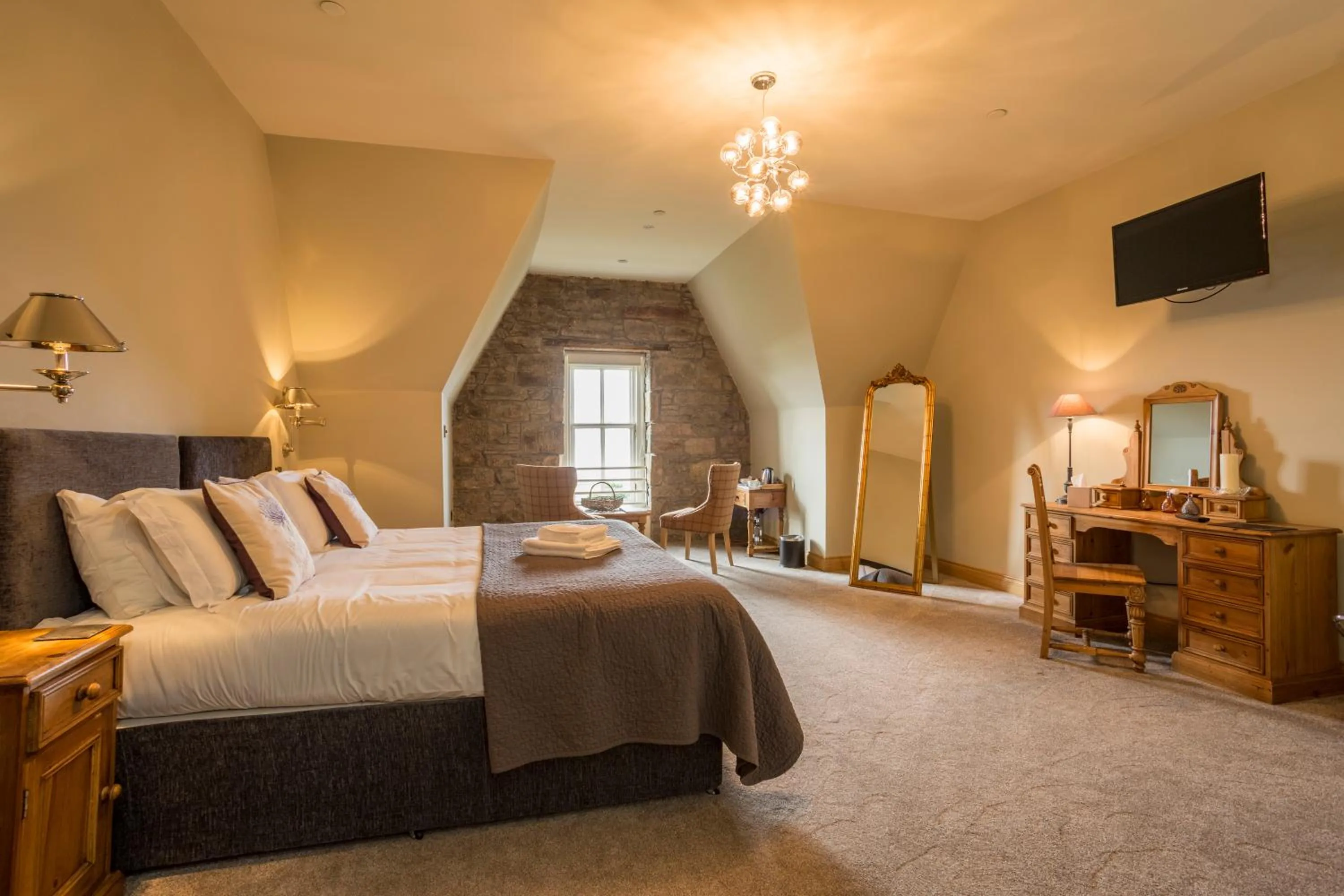 Photo of the whole room in Taypark House