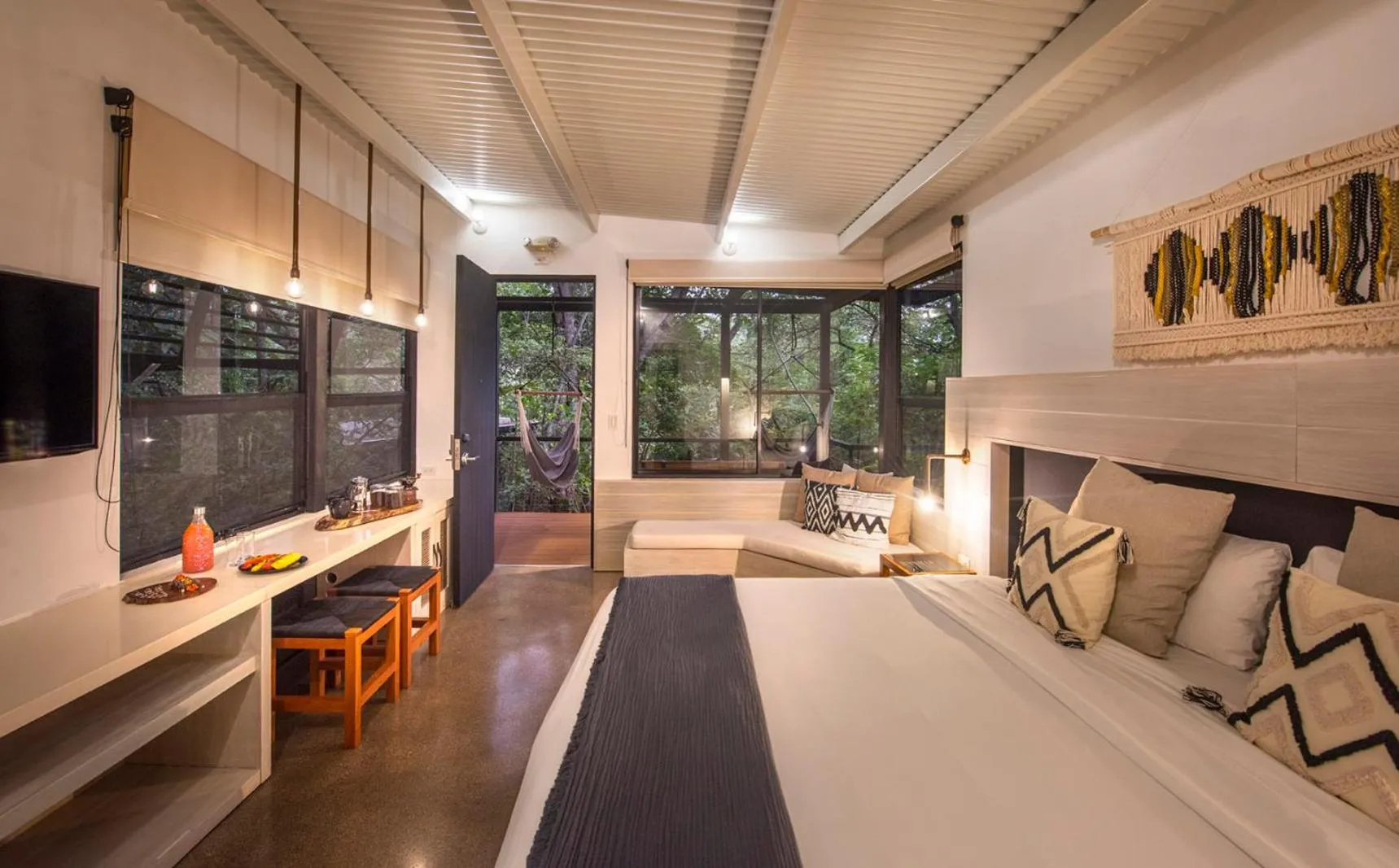 Balcony/Terrace, Bed in Rio Perdido Hotel & Thermal River