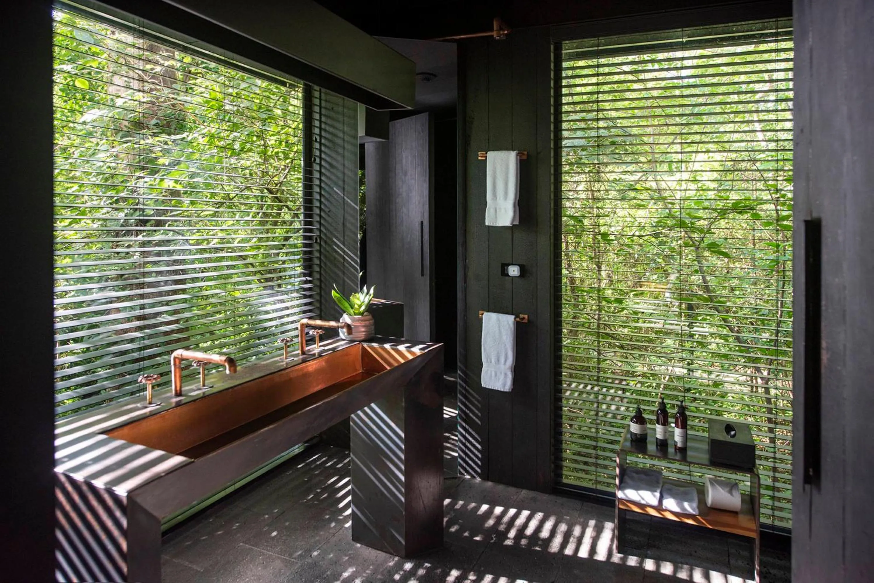 Bathroom in Rio Perdido Hotel & Thermal River