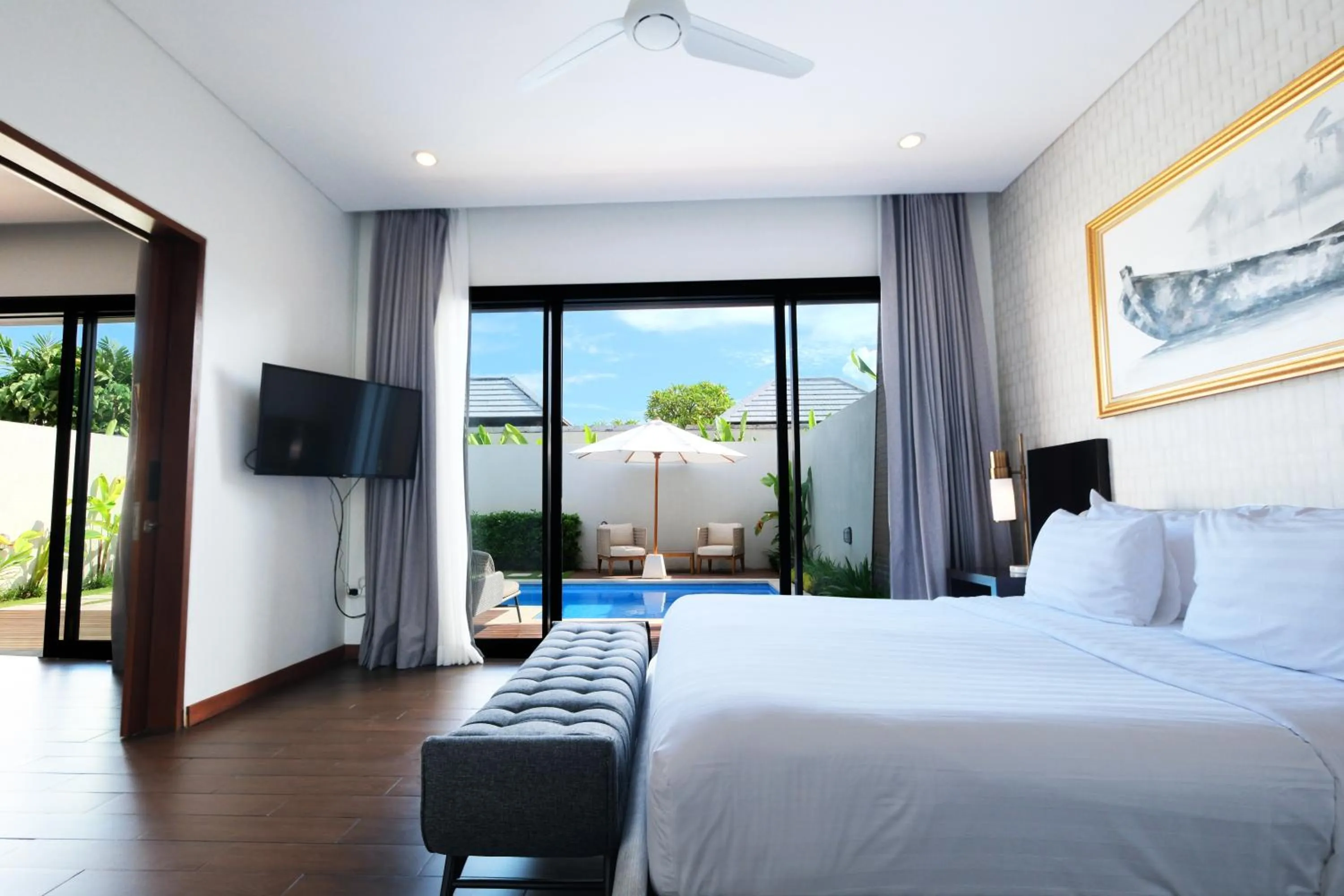 Bed in The Claremont Luxury Villas