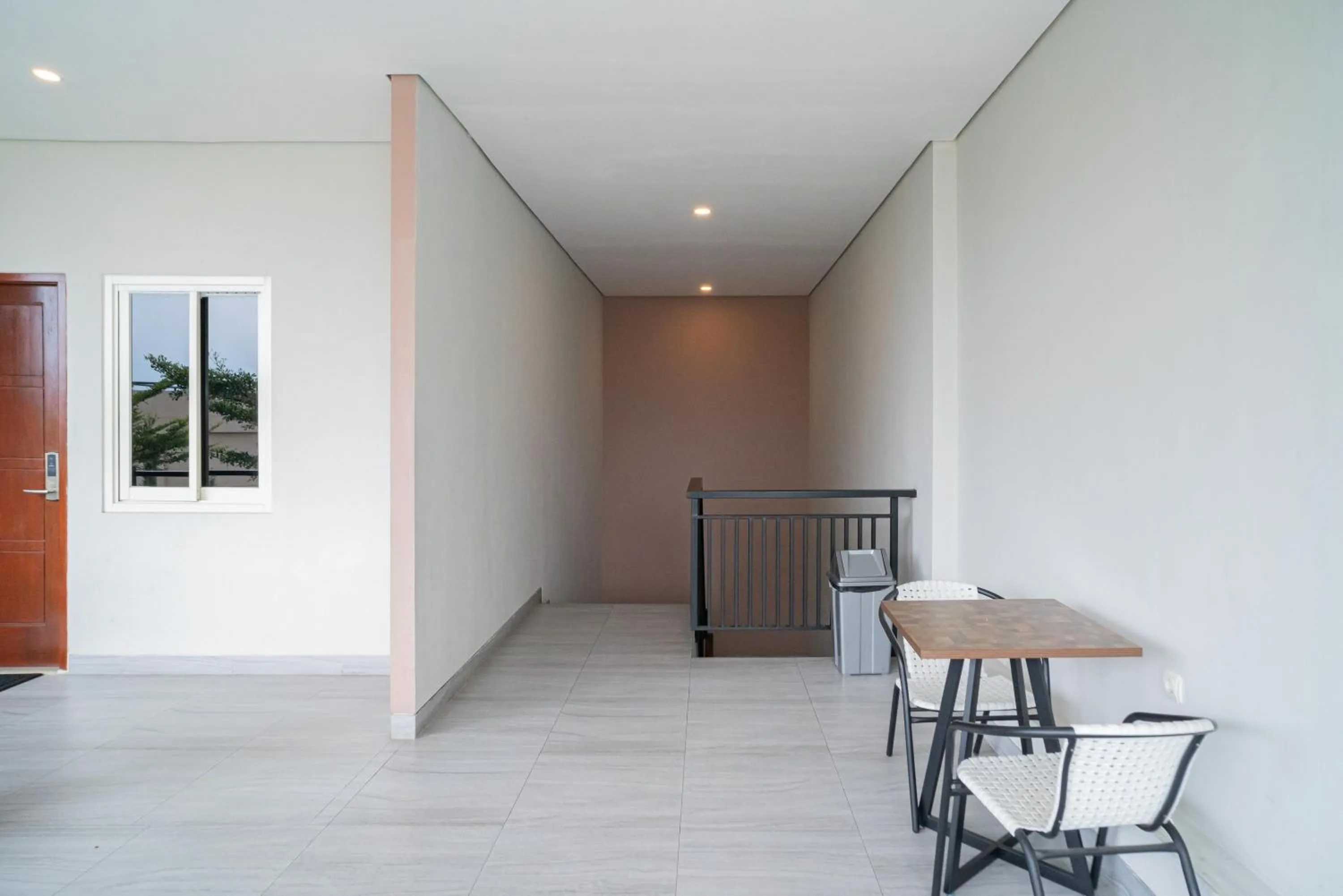 Seating area in Urbanview Hotel Bubusini Batu by RedDoorz