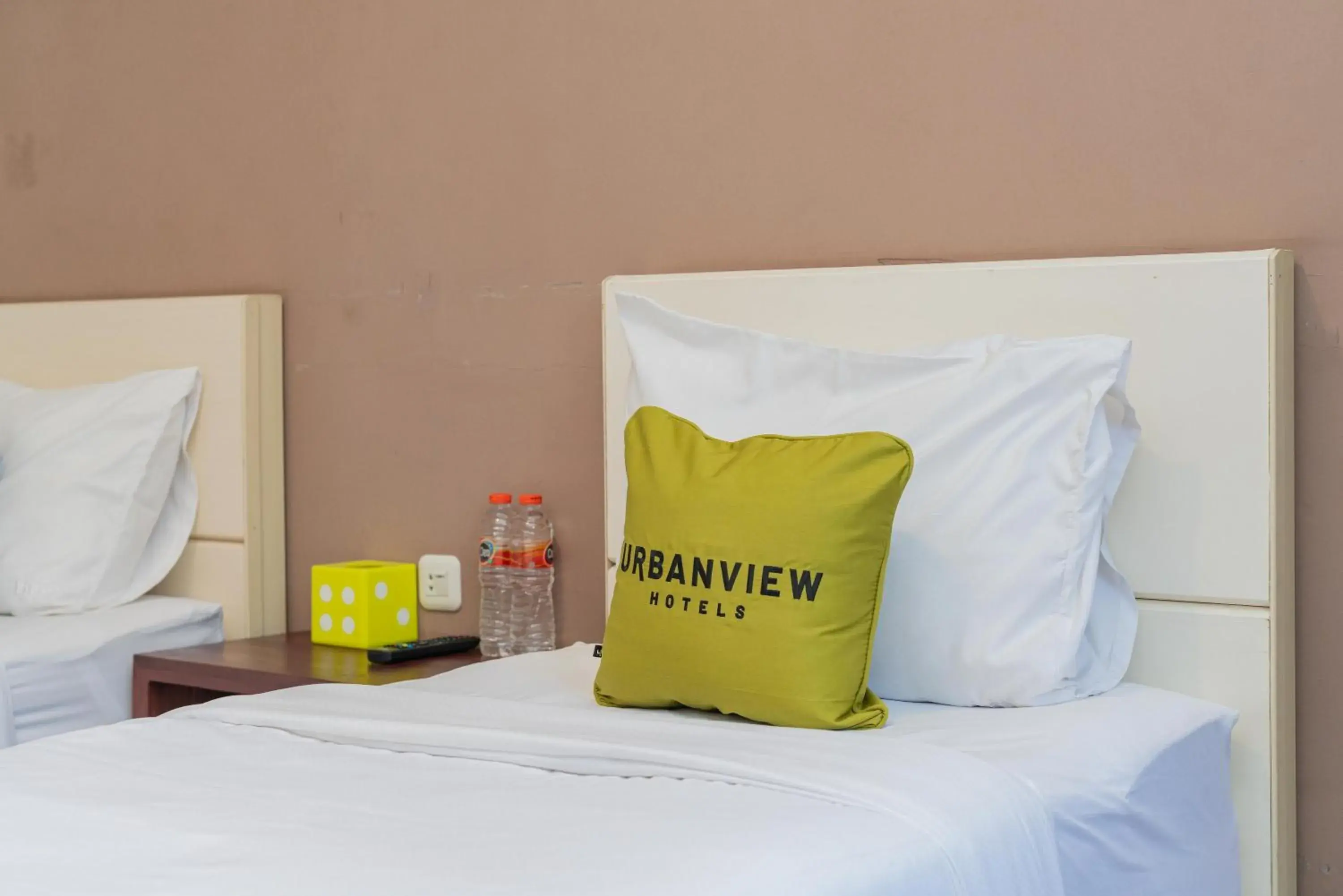 Bedroom, Bed in Urbanview Hotel Bubusini Batu by RedDoorz Bedroom, Bed in Urbanview Hotel Bubusini Batu by RedDoorz