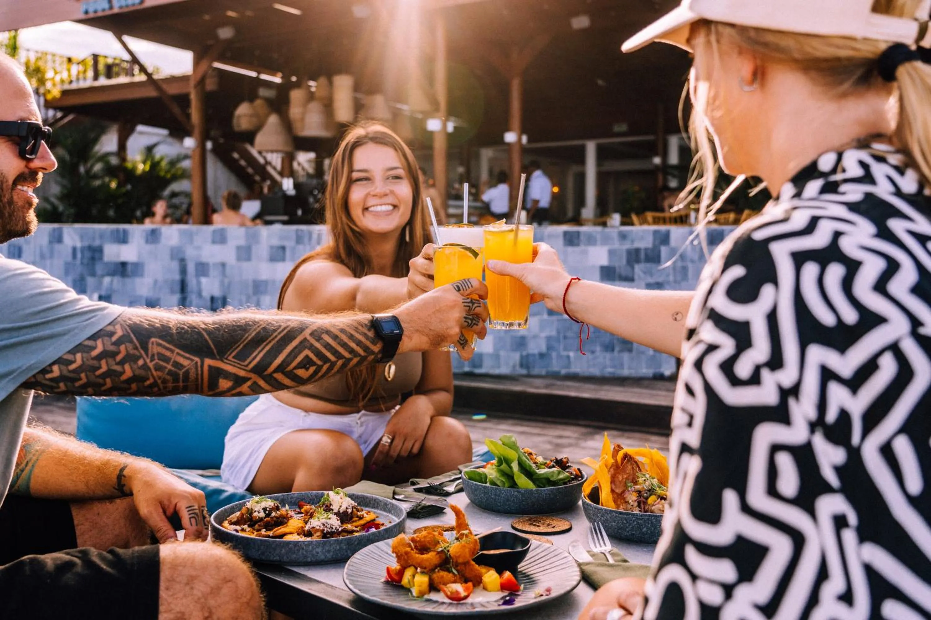 Food and drinks in Tropical Suites Hotel