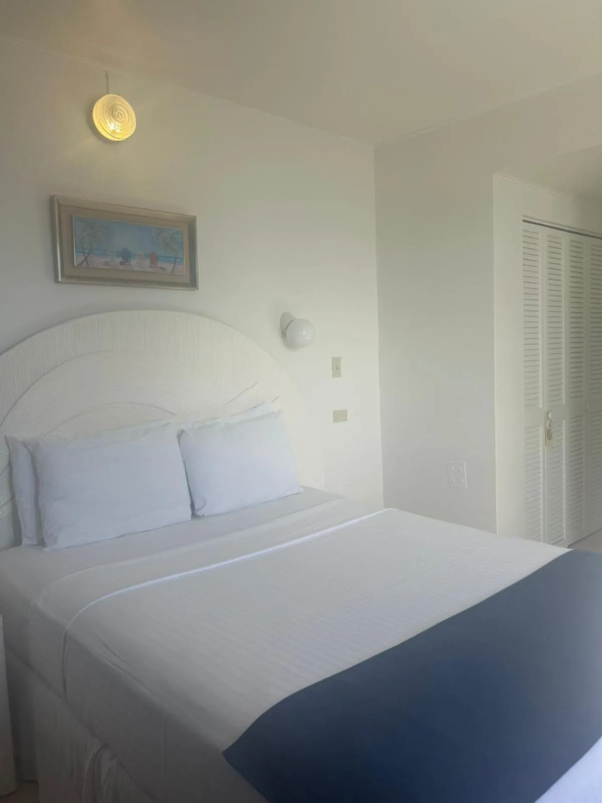 Bed in Seaview Beach Hotel