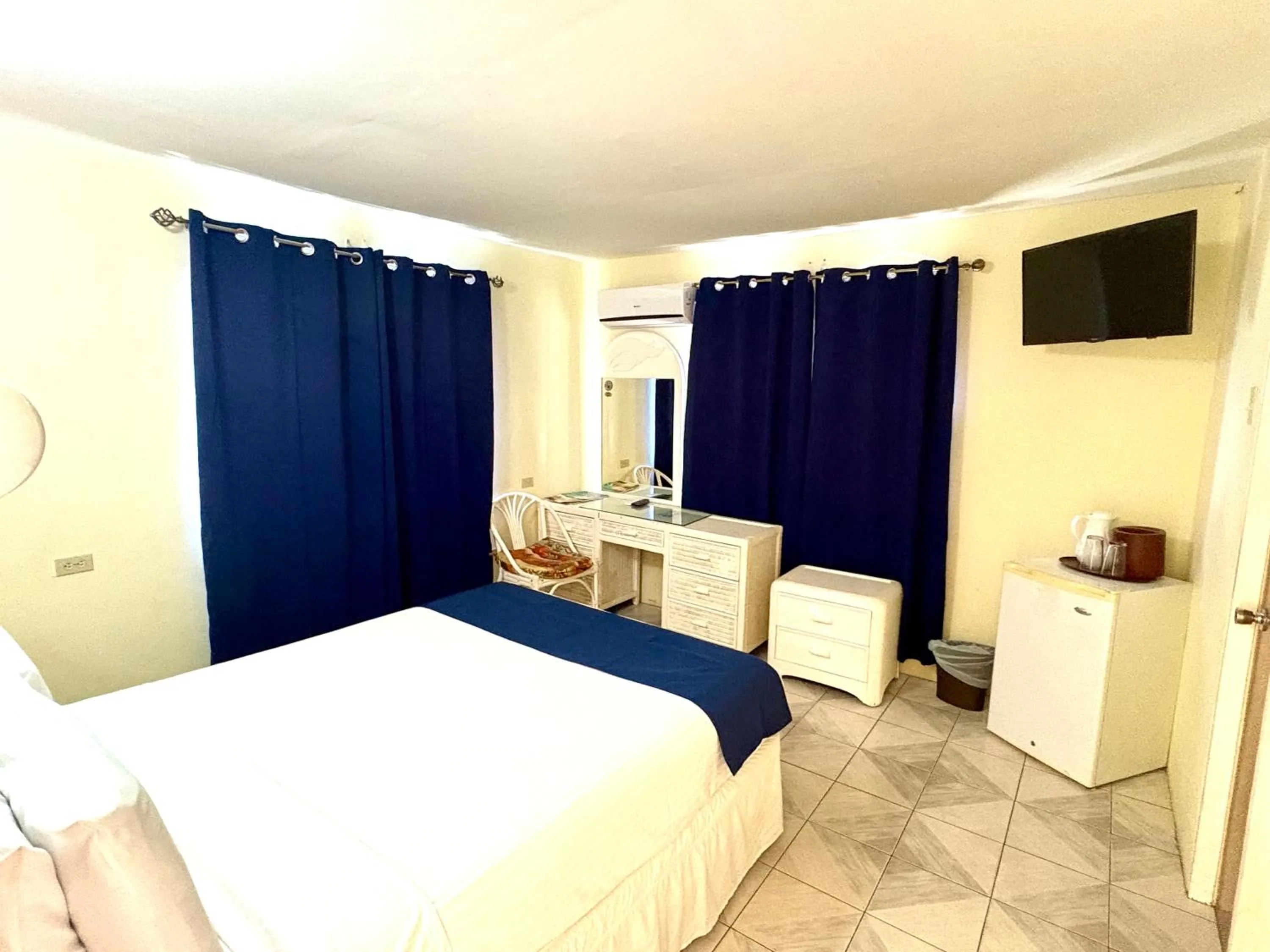 Bed in Seaview Beach Hotel