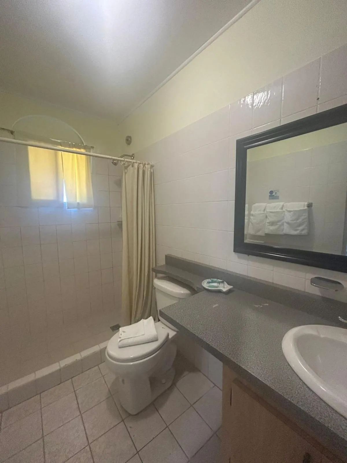 Toilet in Seaview Beach Hotel