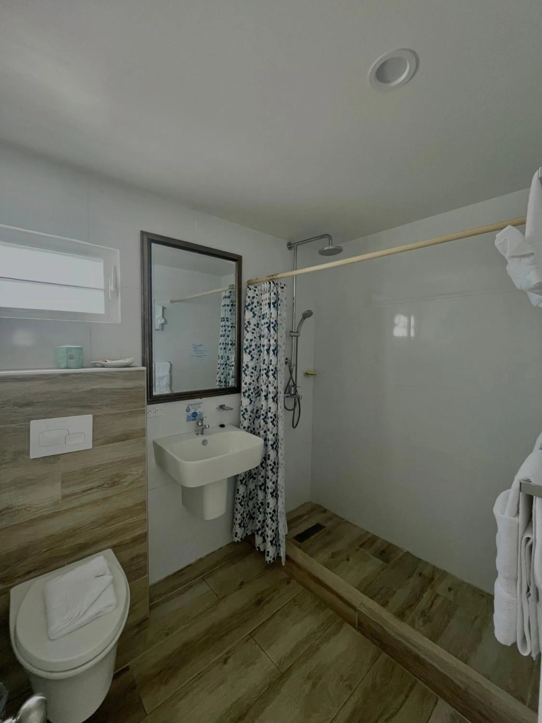 Shower in Seaview Beach Hotel