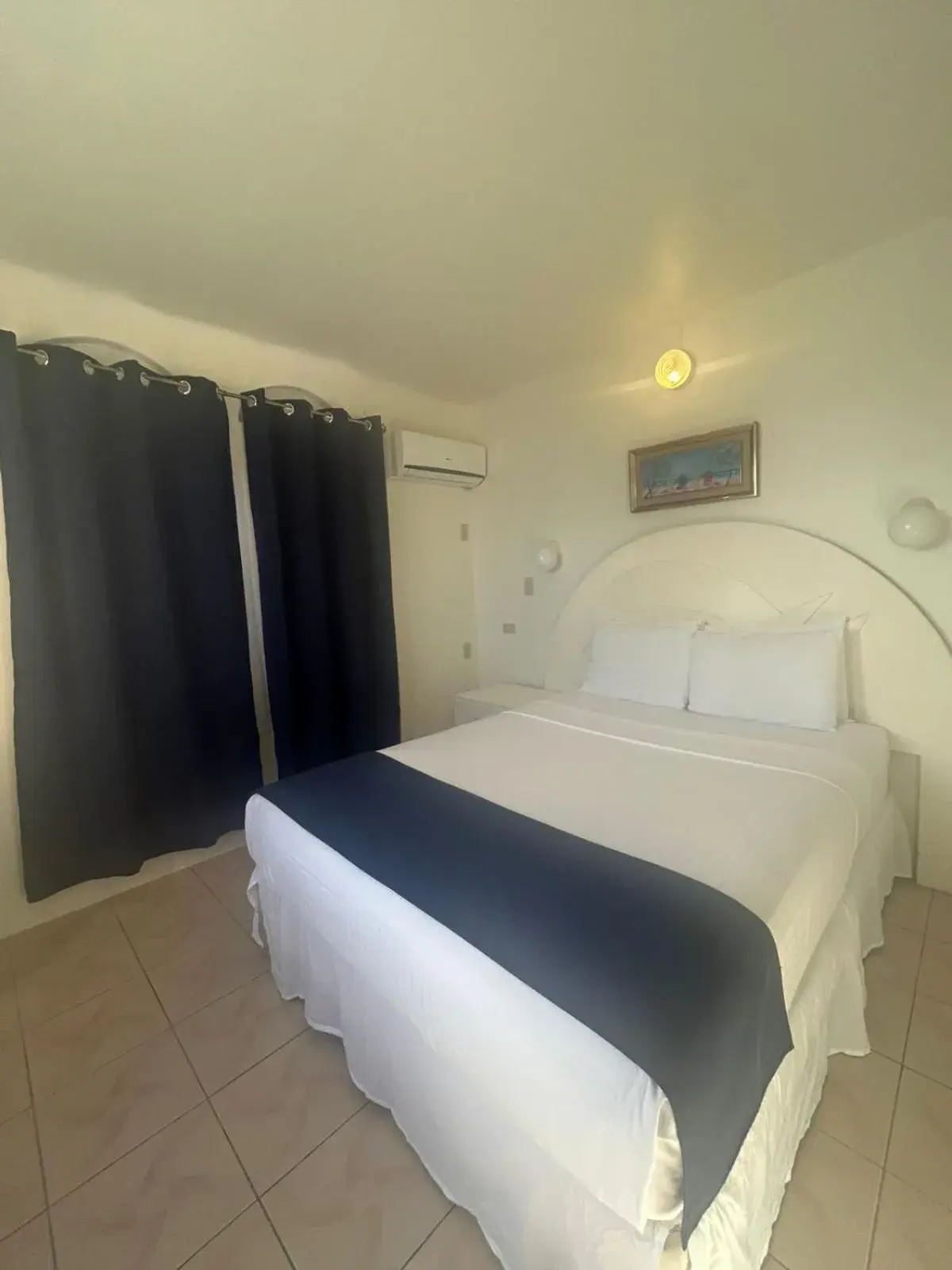 Queen Room with Ocean View in Seaview Beach Hotel Queen Room with Ocean View in Seaview Beach Hotel