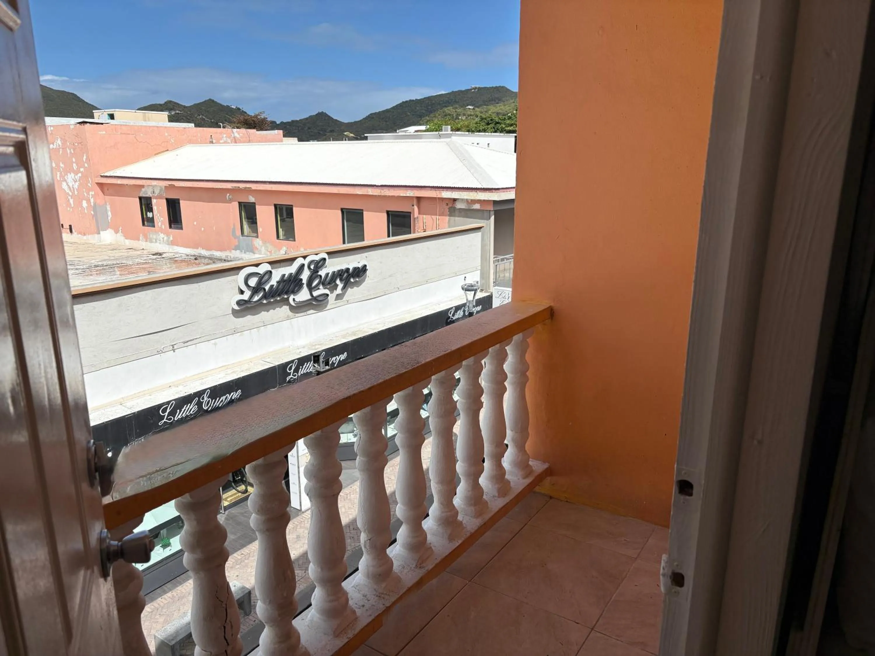 Balcony/Terrace in Seaview Beach Hotel