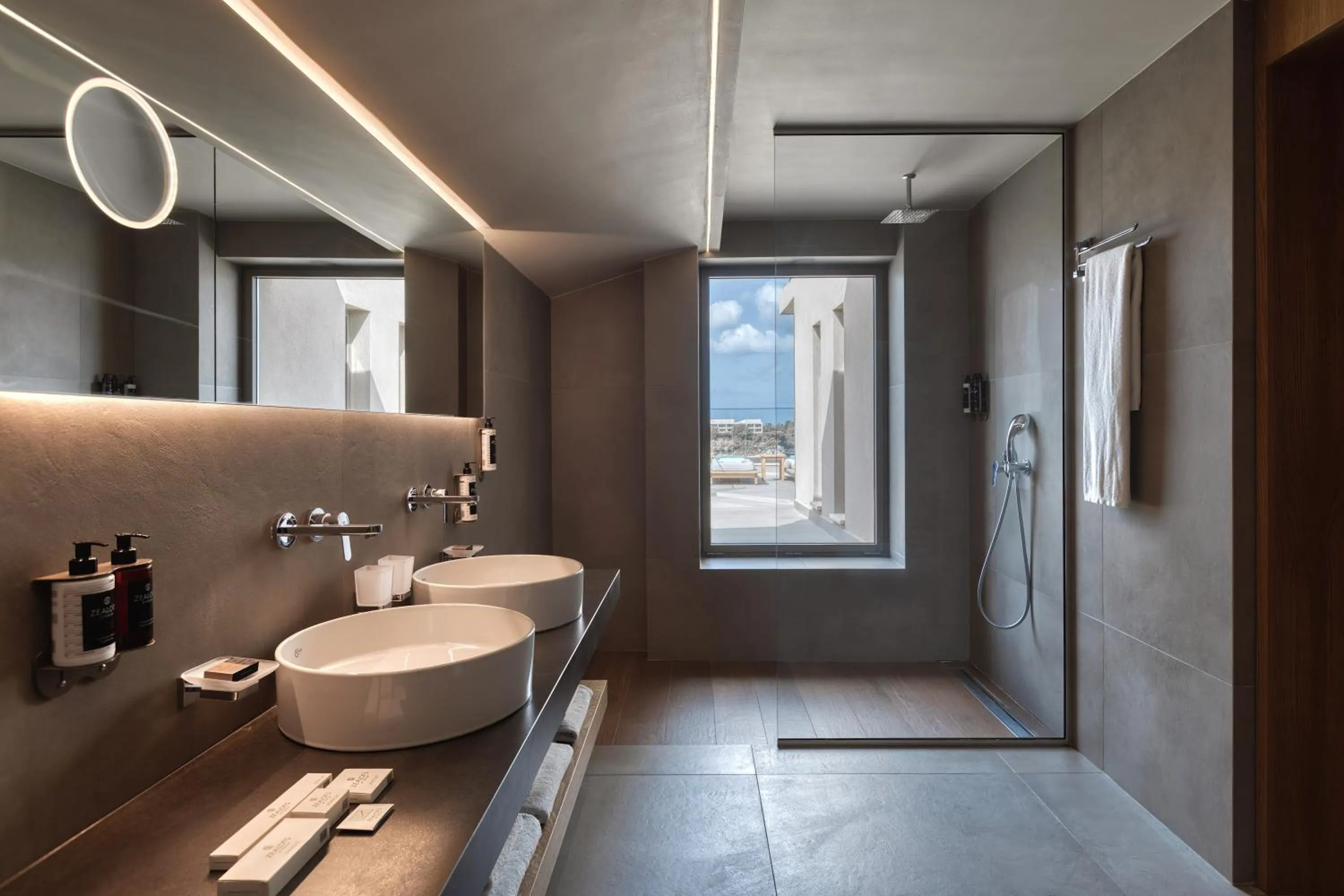 Shower in Castello Infinity Suites - Adults Only