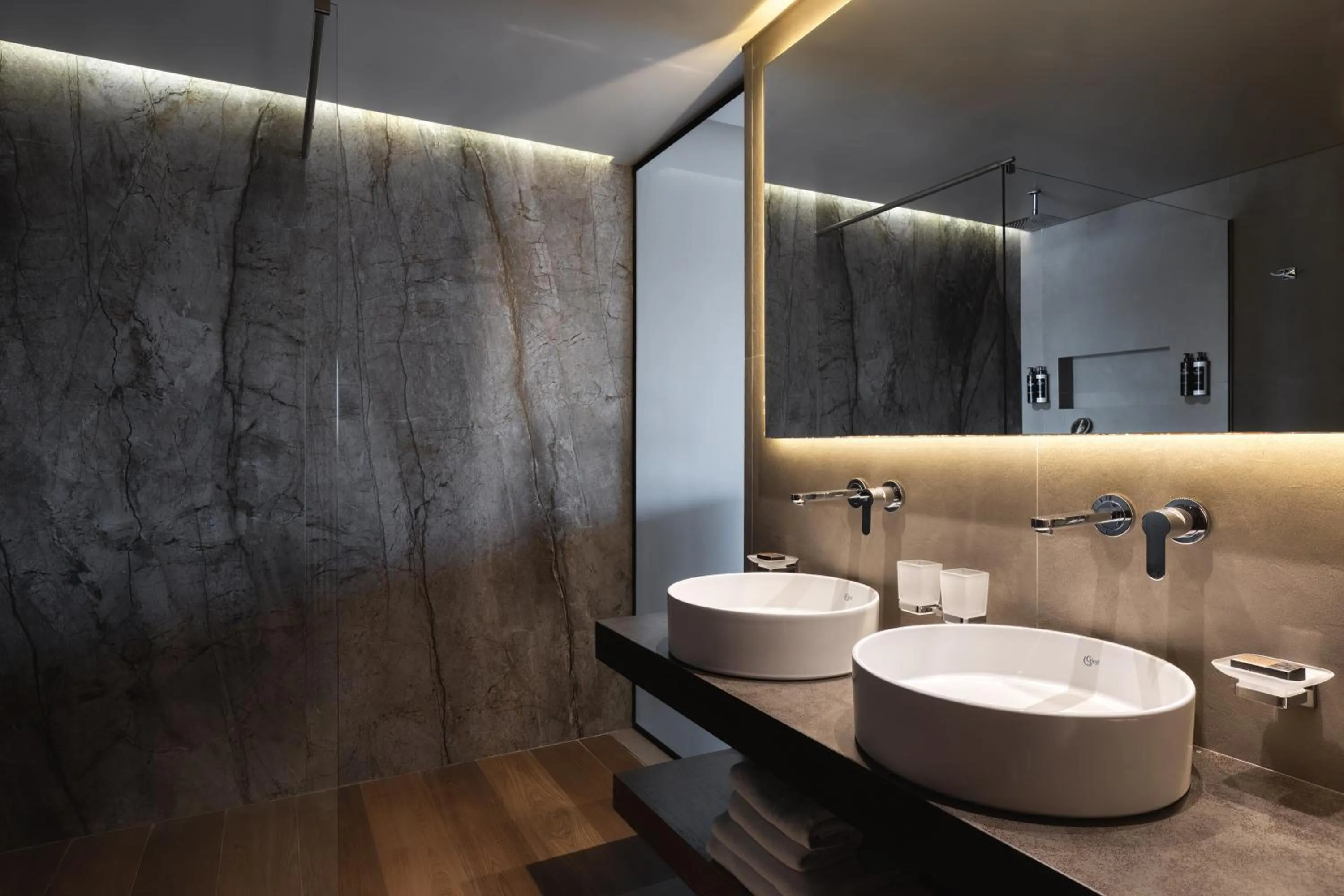 Shower in Castello Infinity Suites - Adults Only