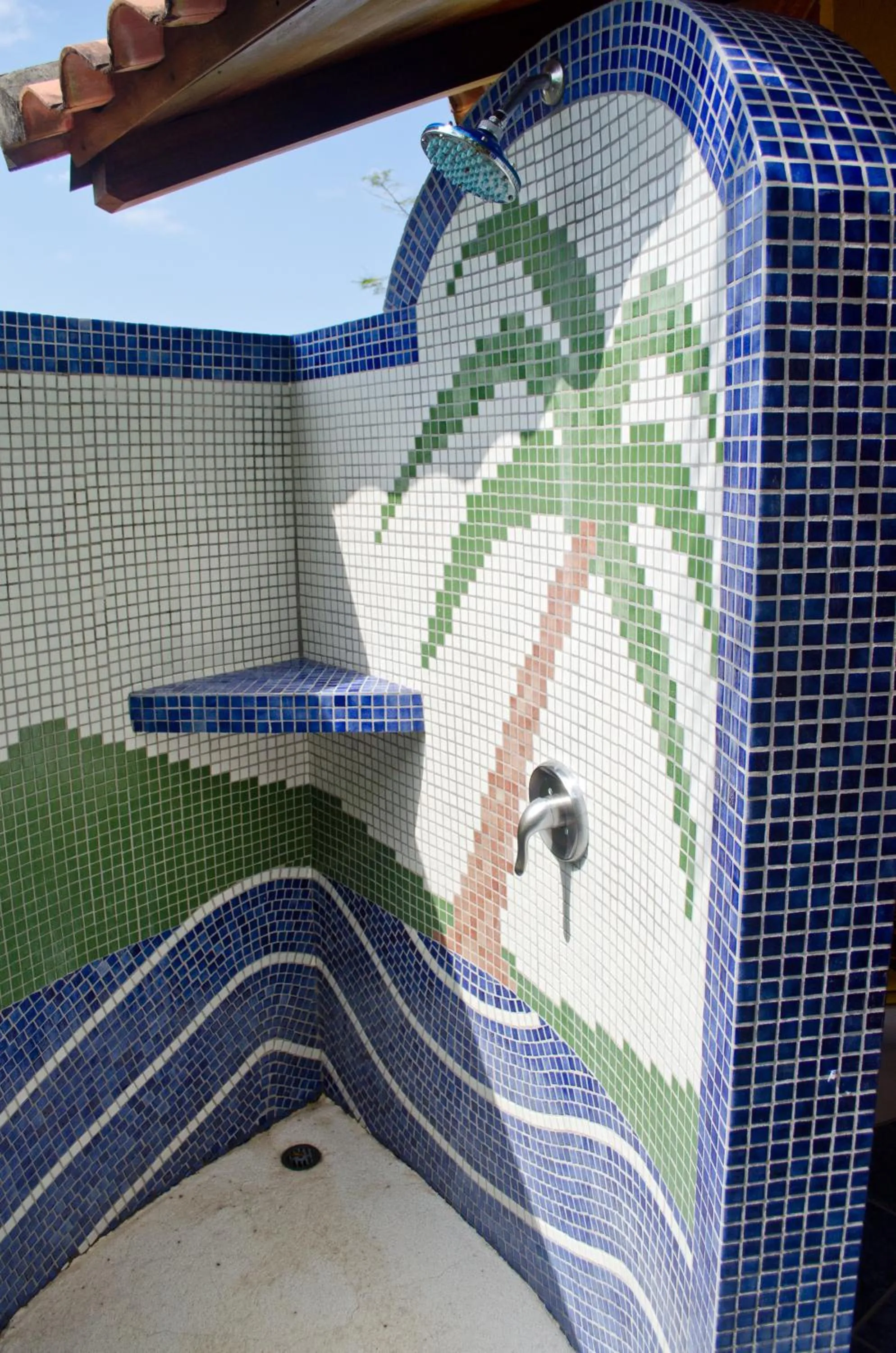 Shower in Hotel Vista de Olas