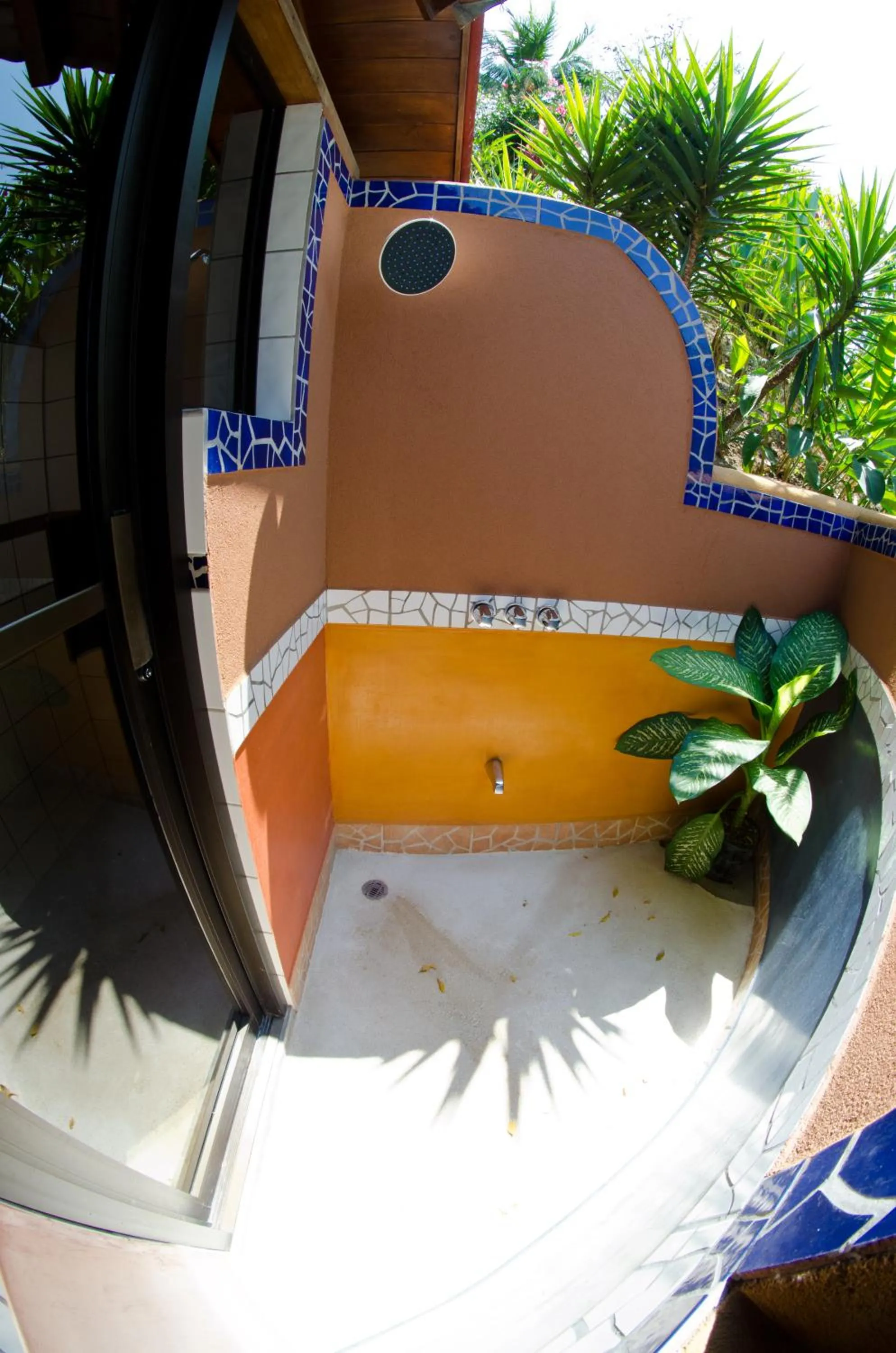 Shower in Hotel Vista de Olas