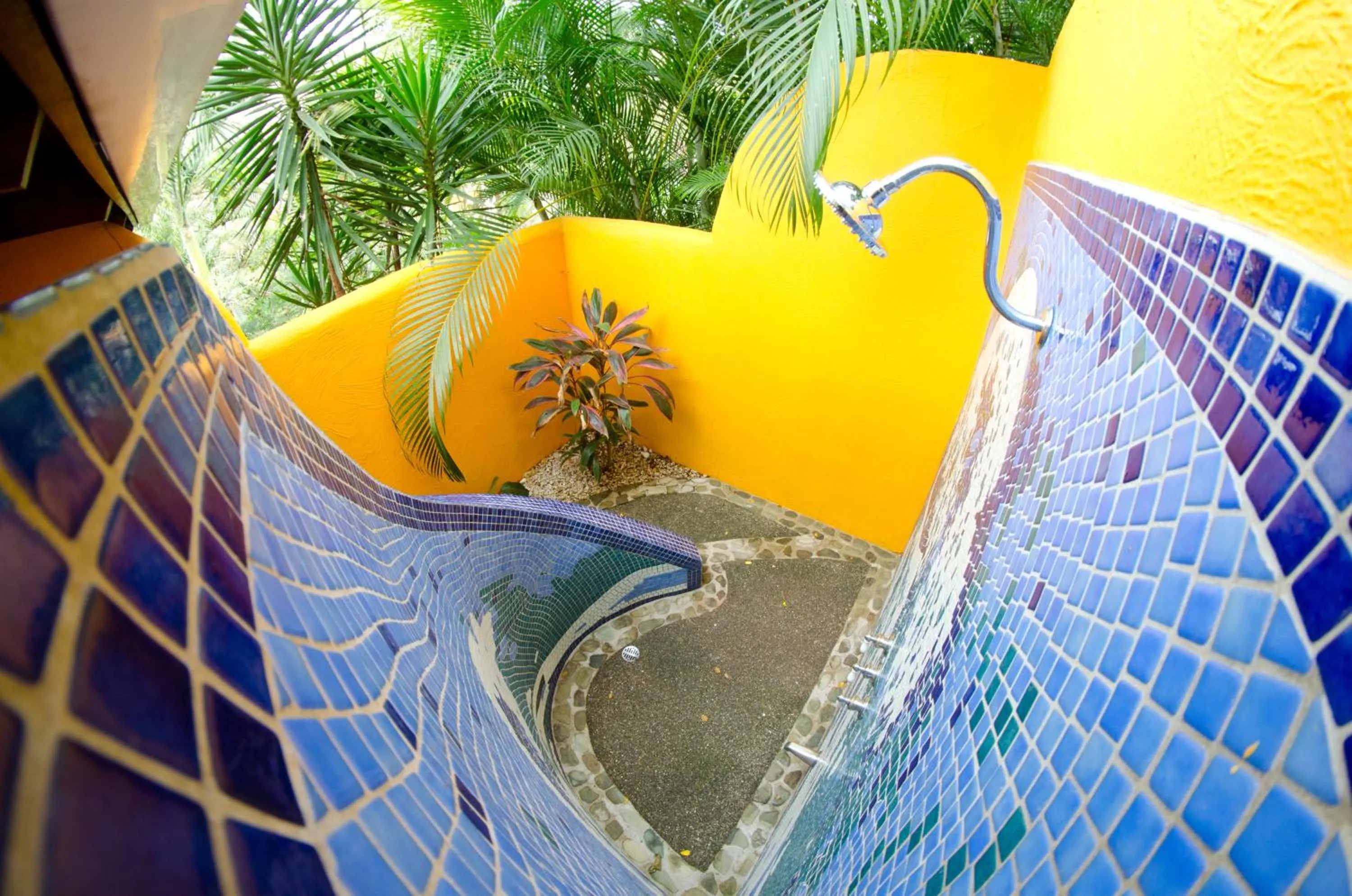 Shower in Hotel Vista de Olas
