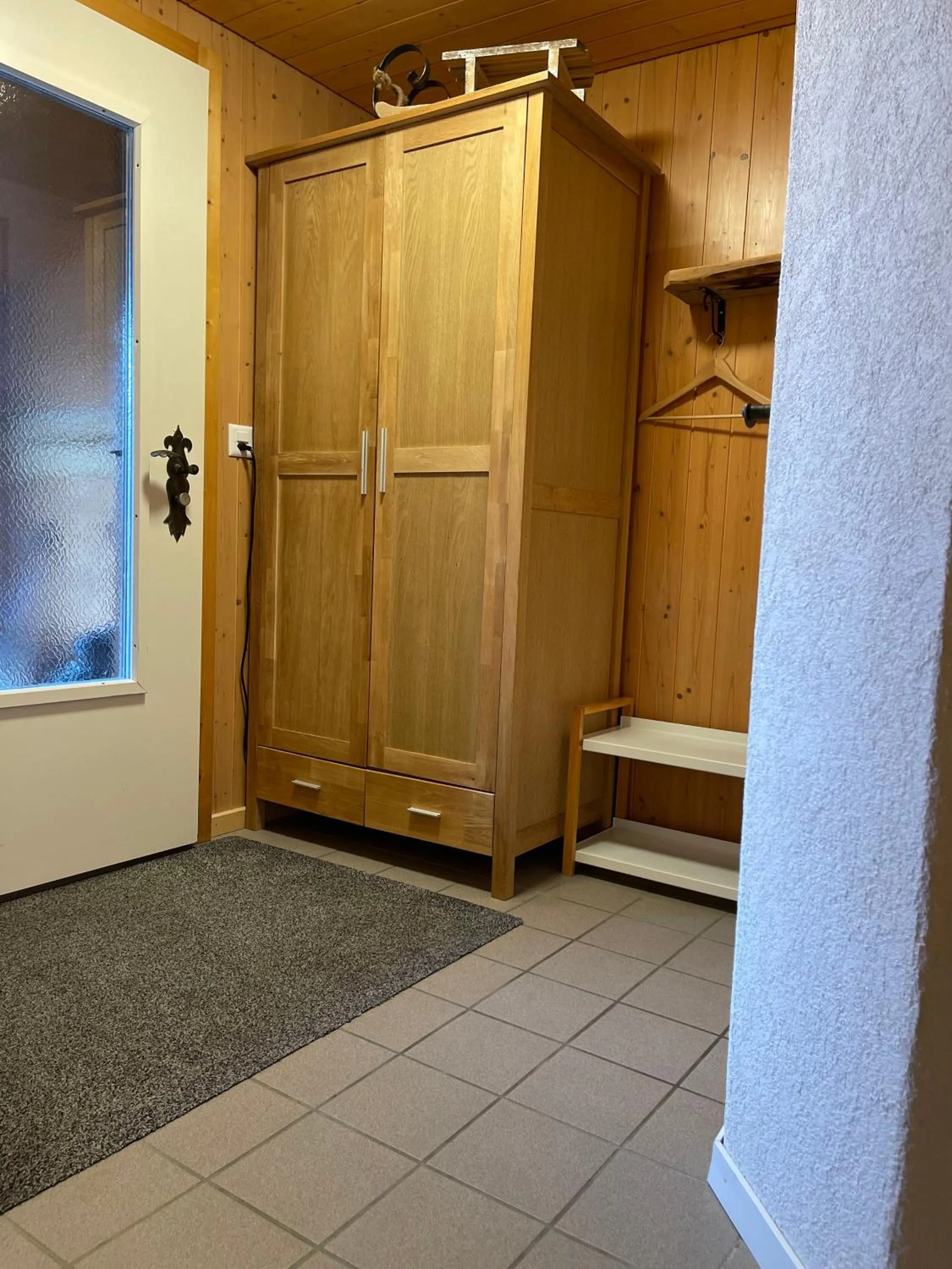 wardrobe in Hotel Jägerstübli Grindelwald