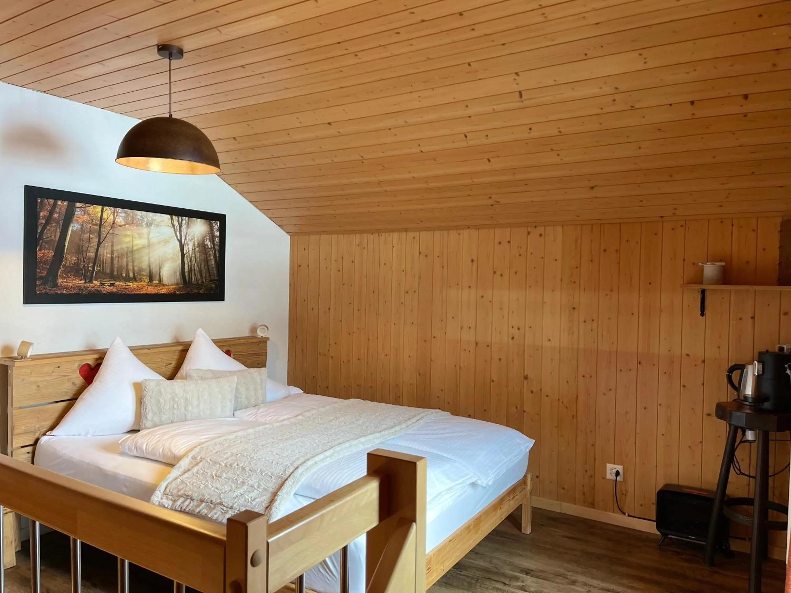 Bed in Hotel Jägerstübli Grindelwald