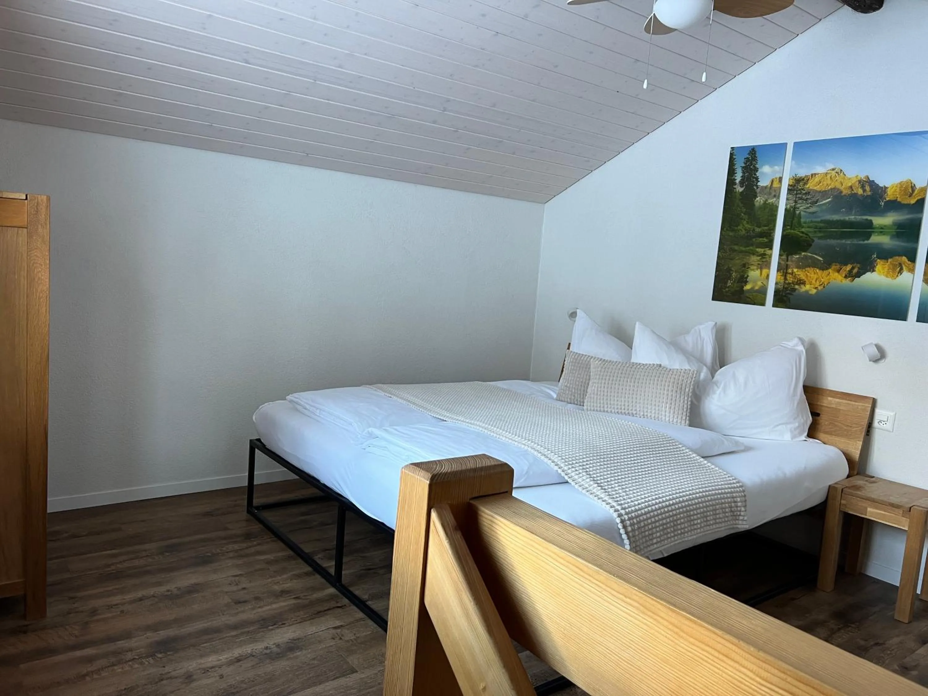 Bed in Hotel Jägerstübli Grindelwald