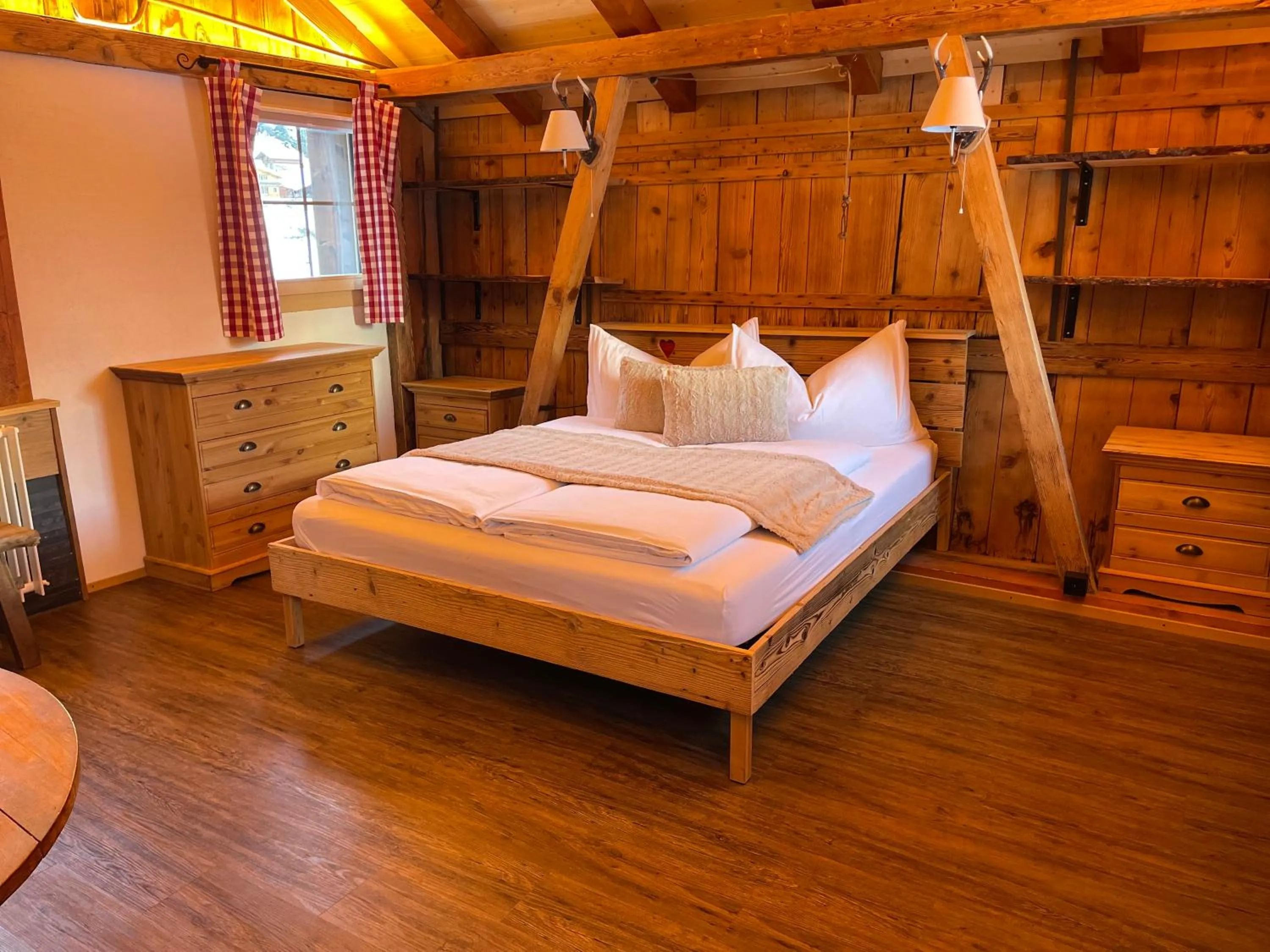 Bed in Hotel Jägerstübli Grindelwald