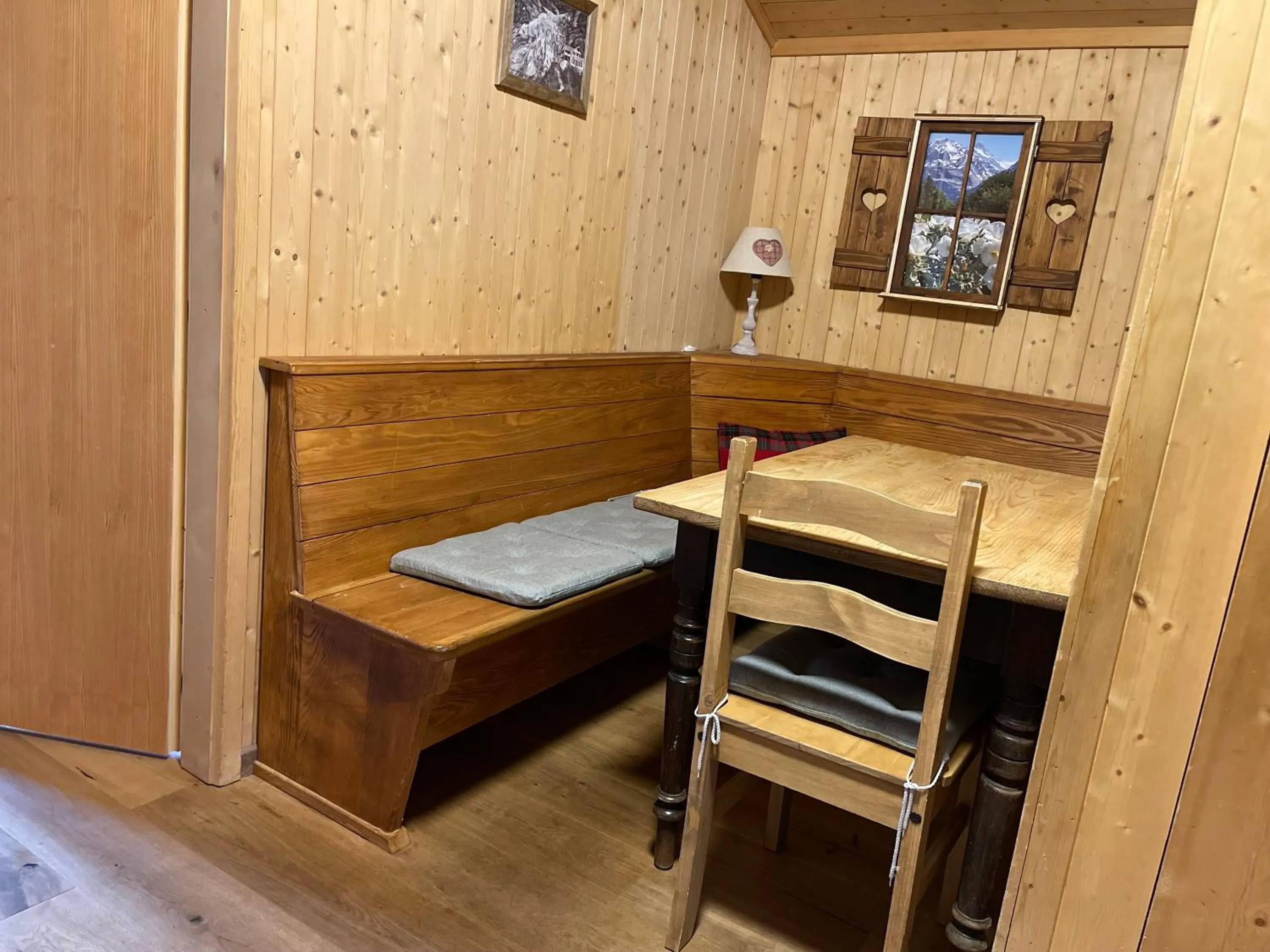 Seating area in Hotel Jägerstübli Grindelwald