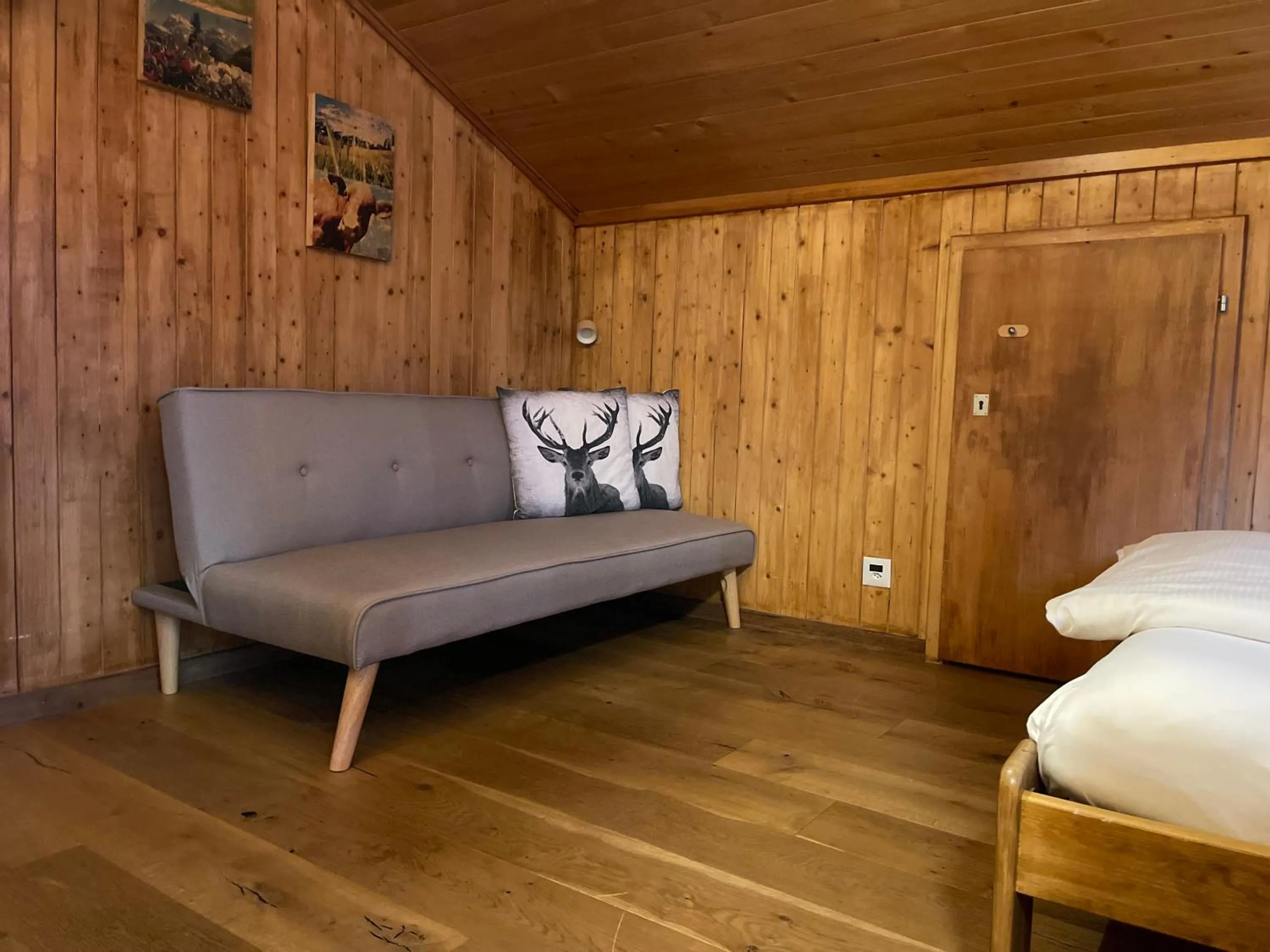 Bed in Hotel Jägerstübli Grindelwald