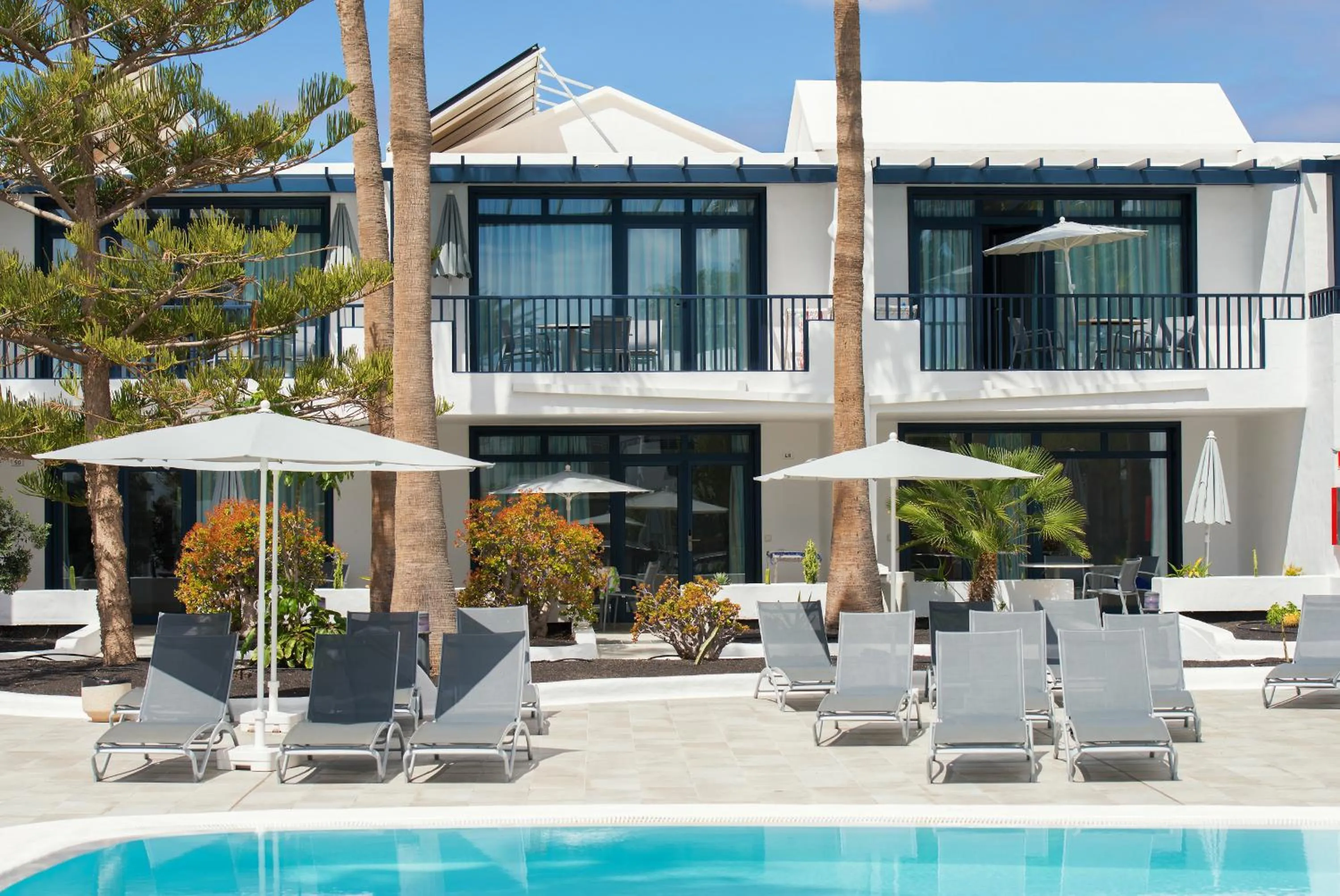 Swimming pool in Apartamentos Playamar